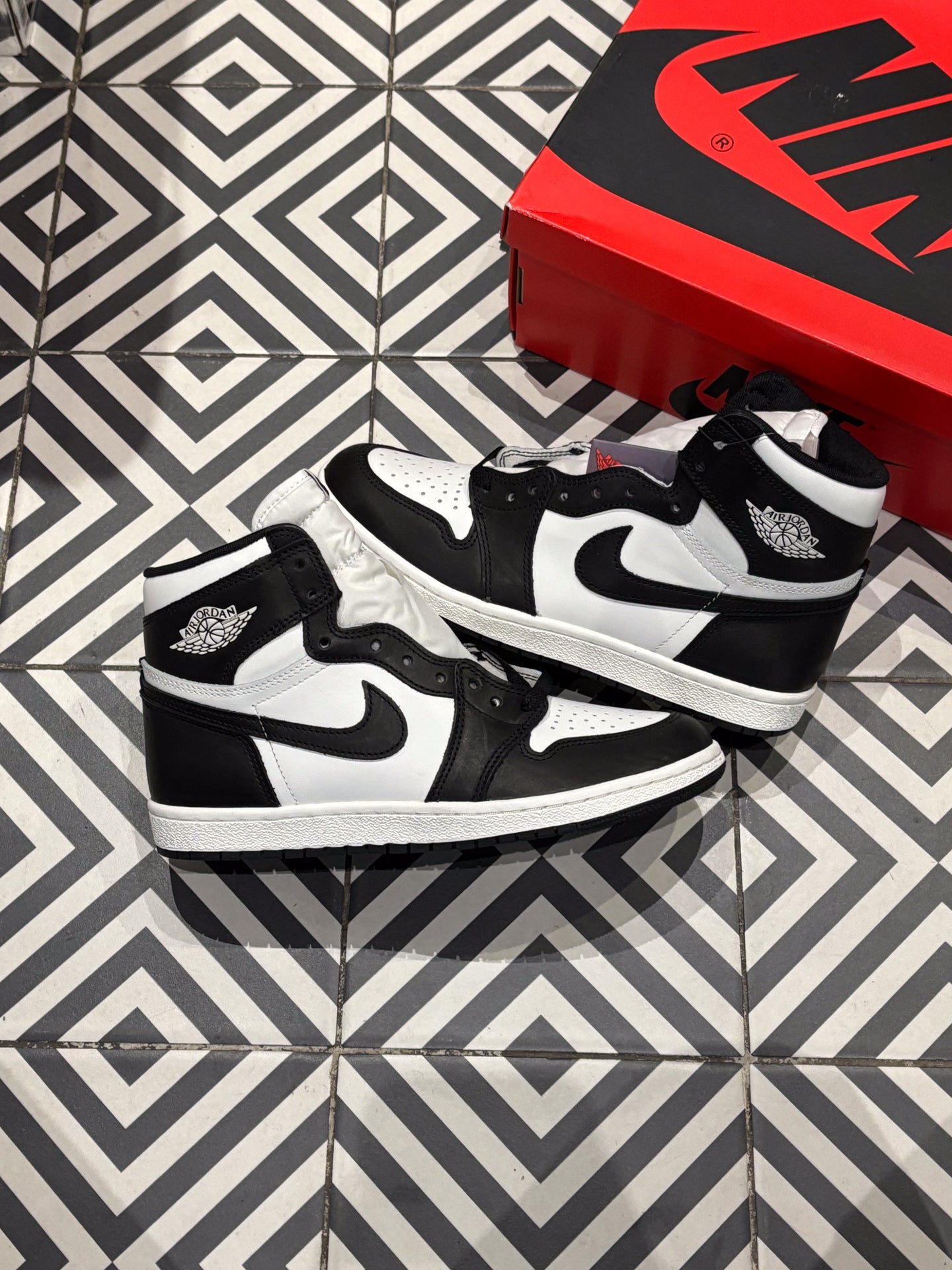 Jordan 1 High 85 Black (Taille 42)