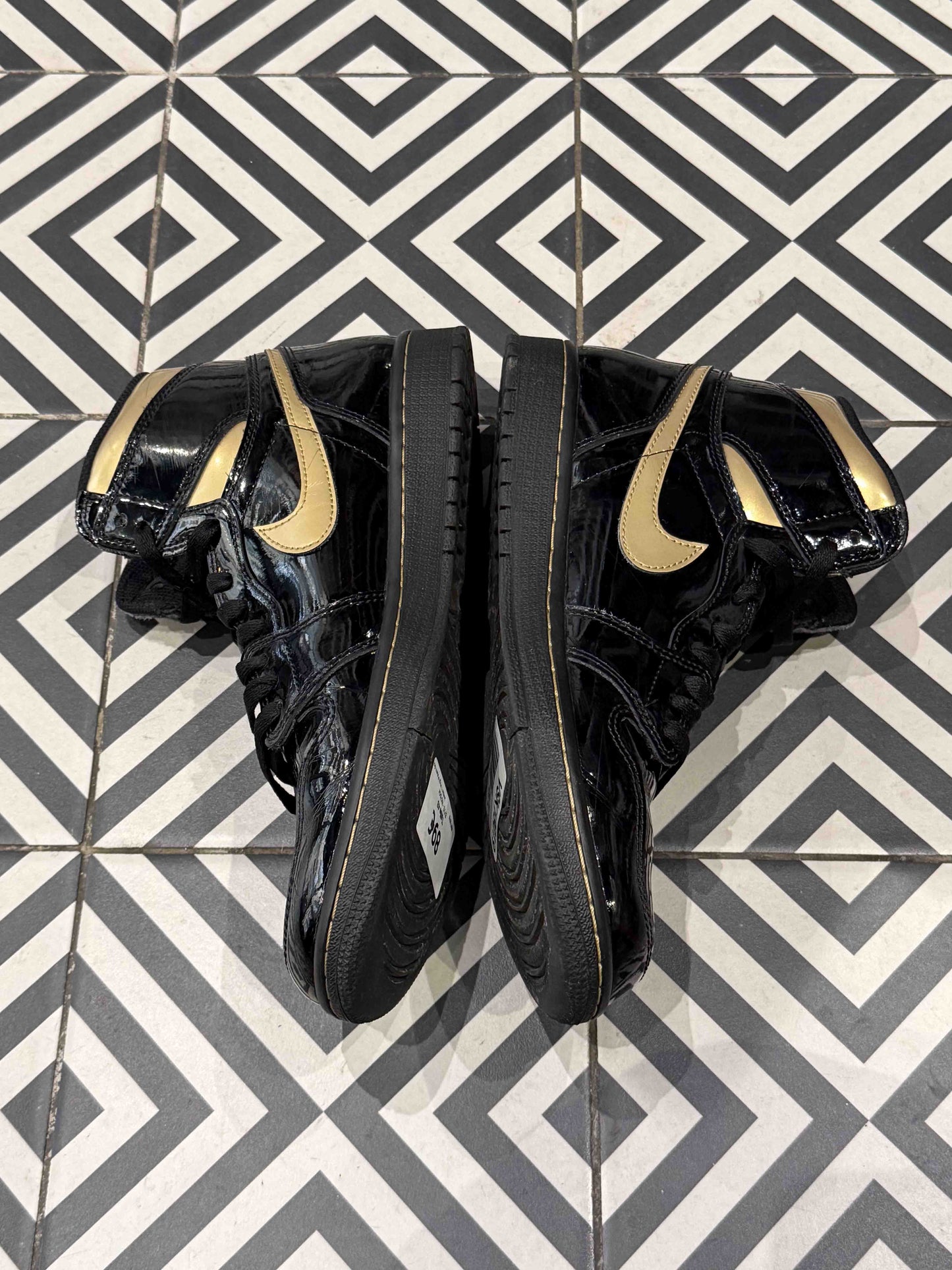 Jordan 1 High Patent Gold (Taille 43)