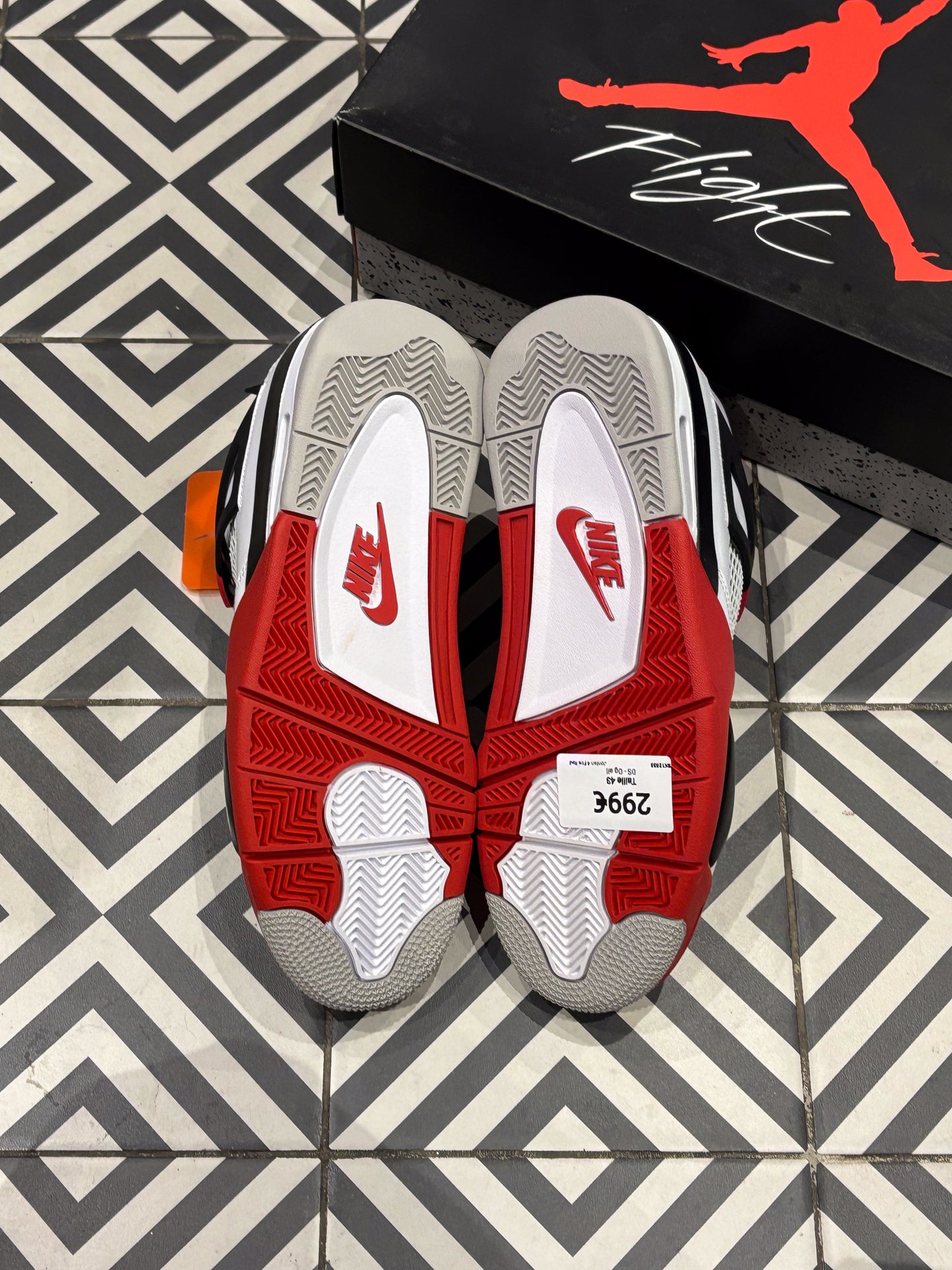 Jordan 4 Fire Red (Taille 43)