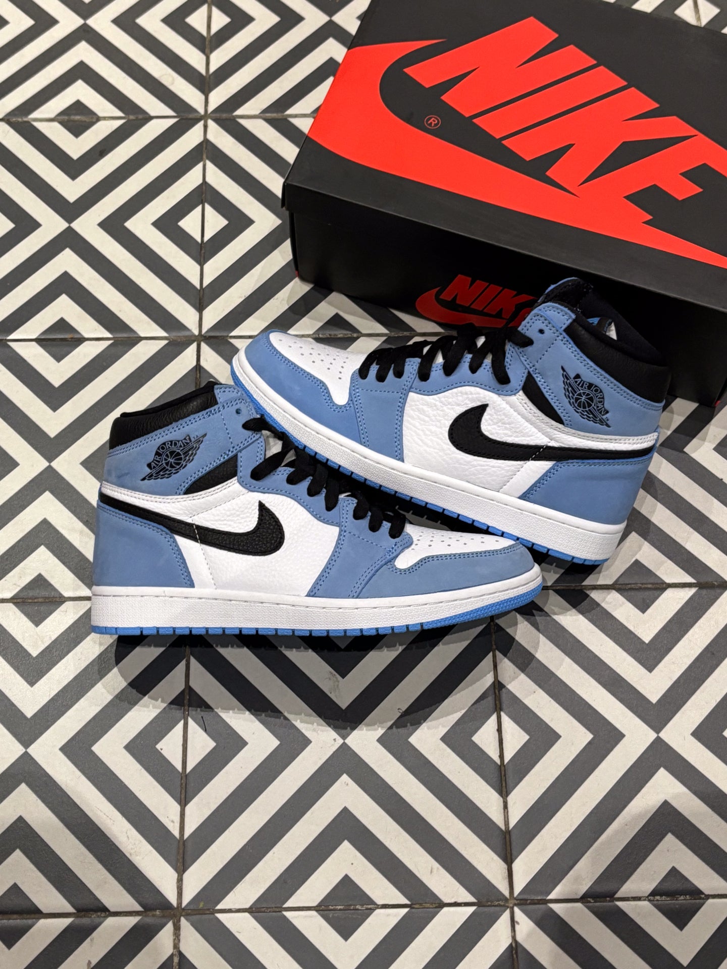 Jordan 1 High University Blue (42)