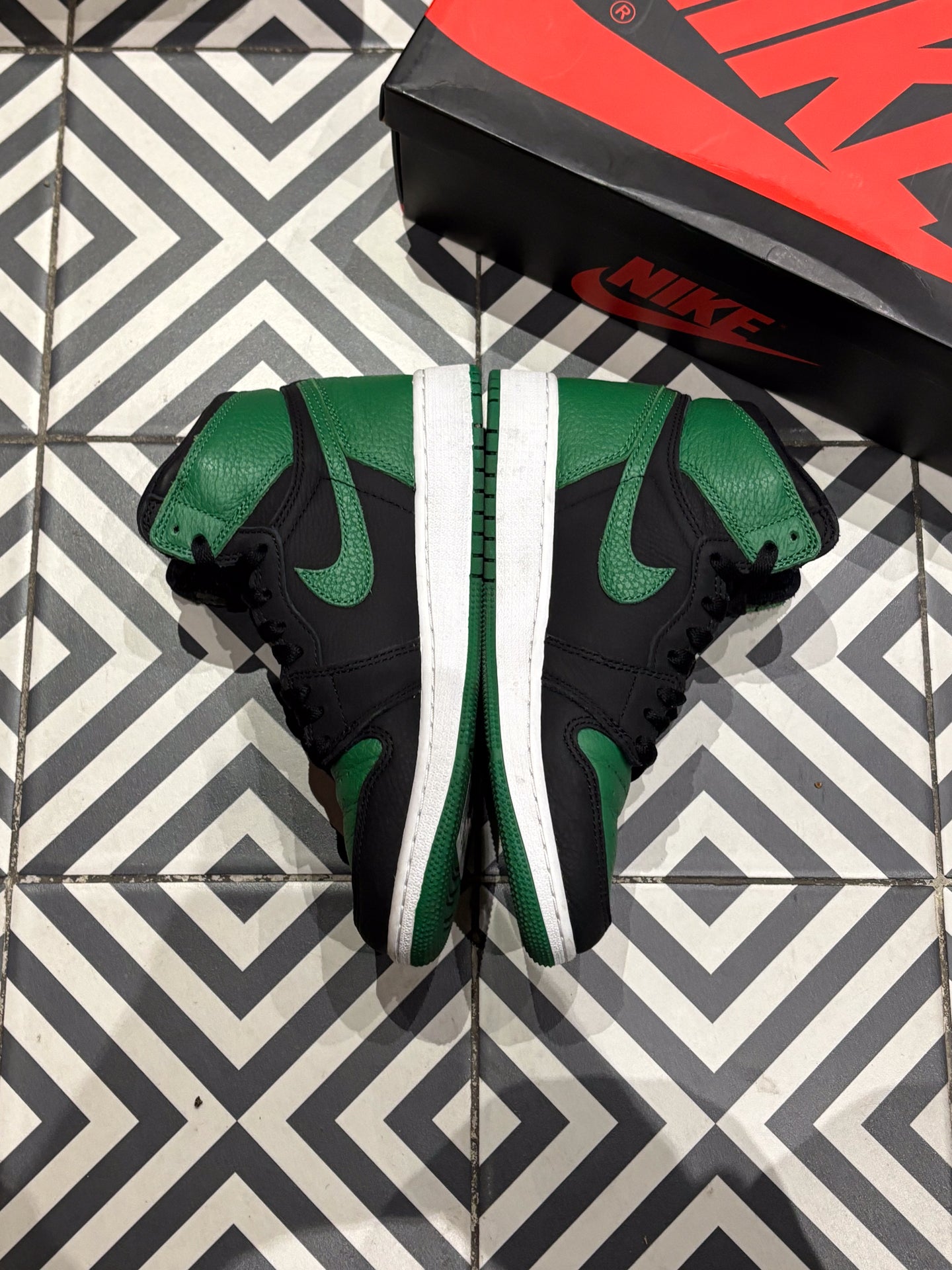 Jordan 1 High Pine green (Taille 38)