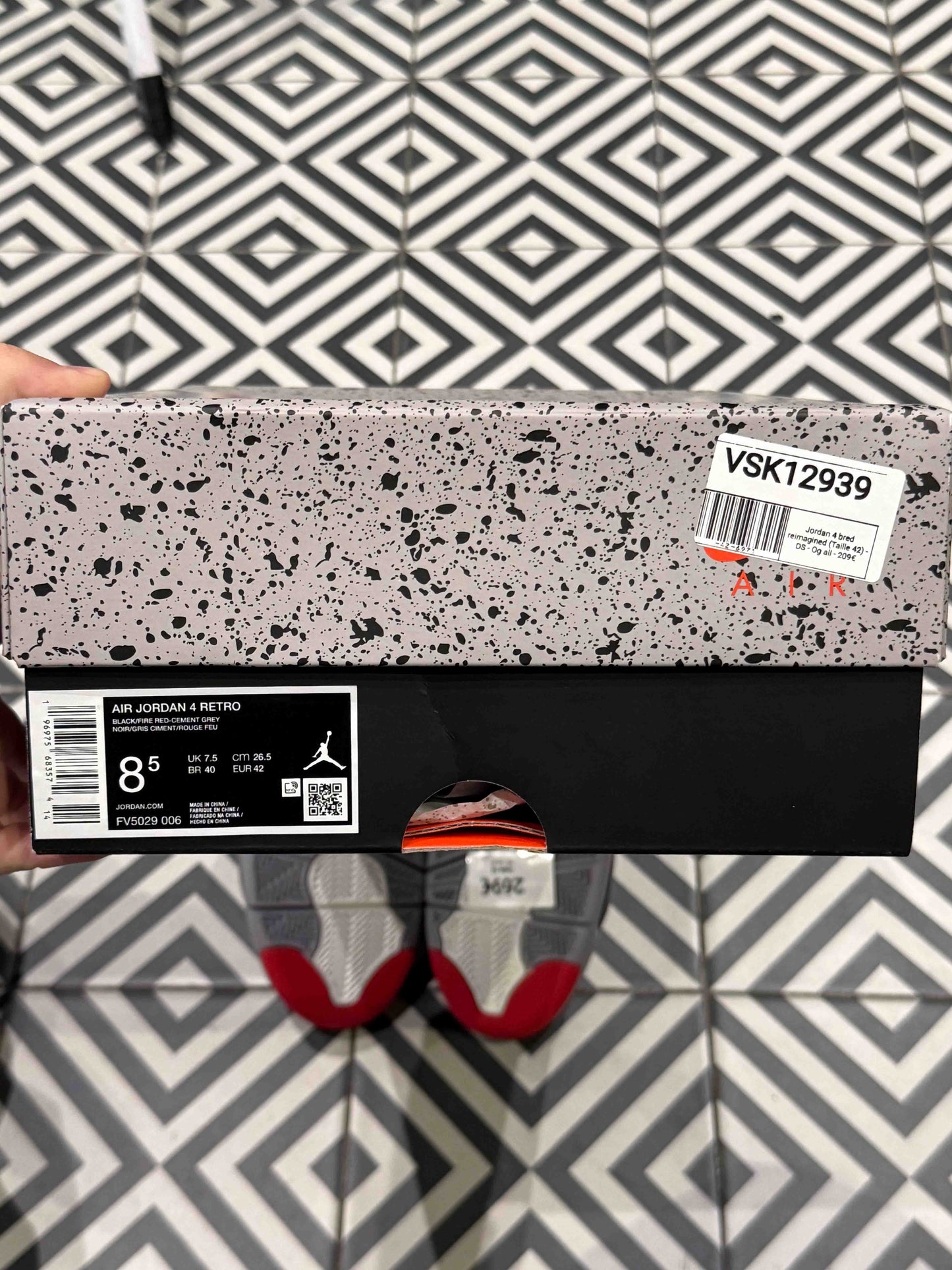 Jordan 4 bred reimagined (Taille 42)