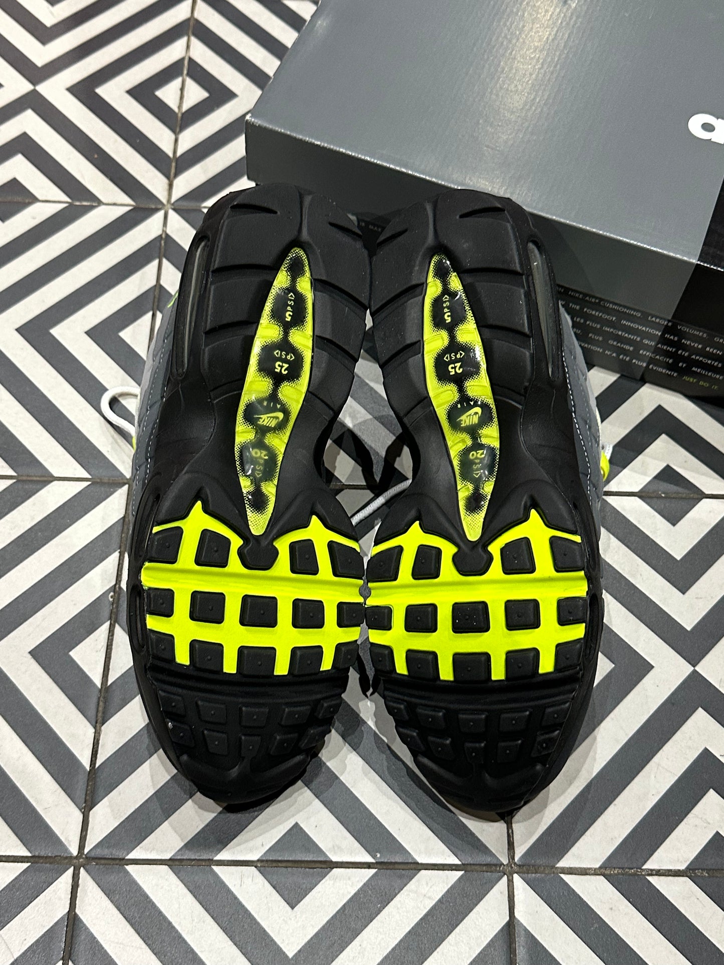 Air Max 95 Neon (Taille 38)