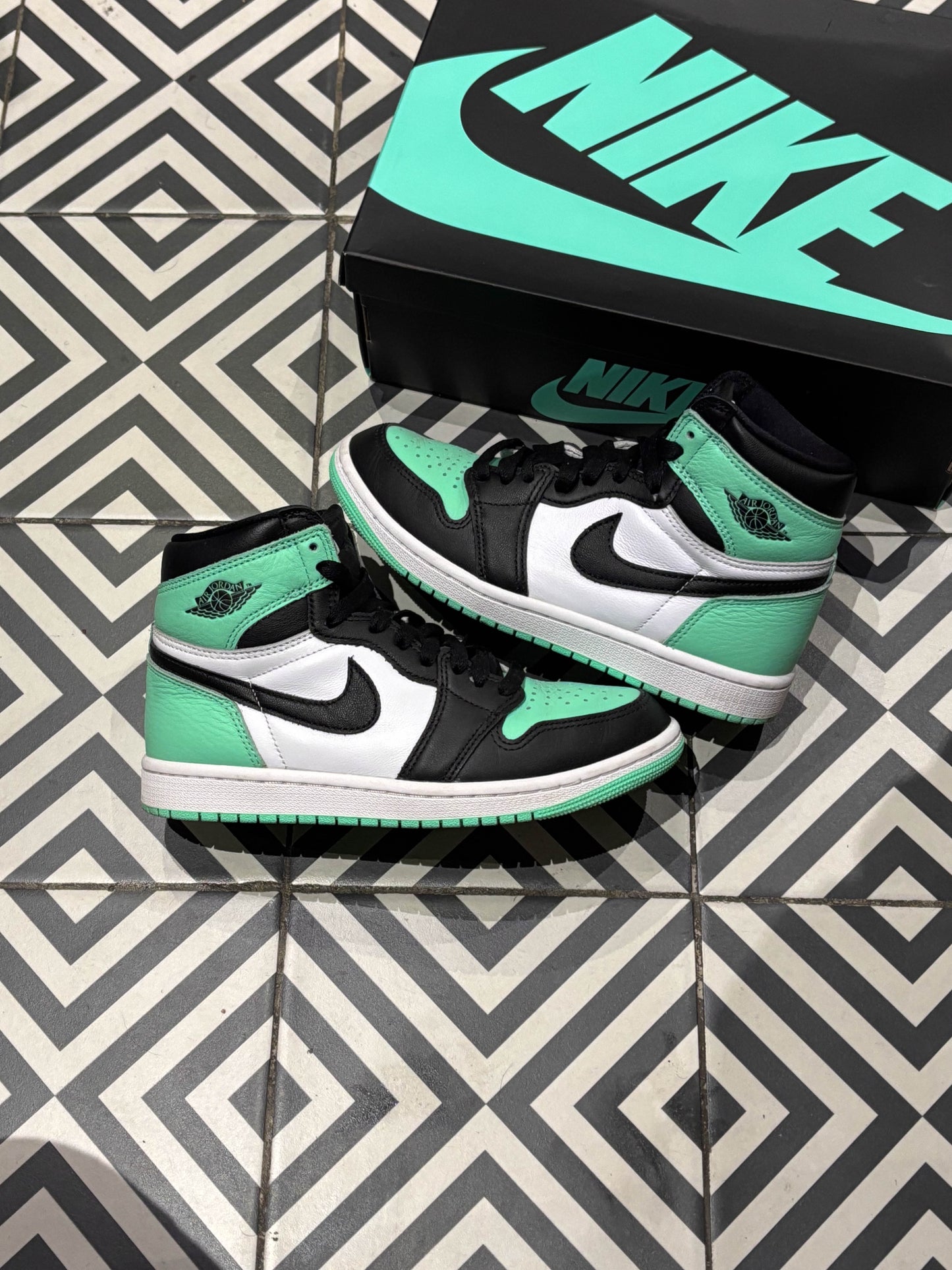 Jordan 1 High Green Glow (Taille 38)