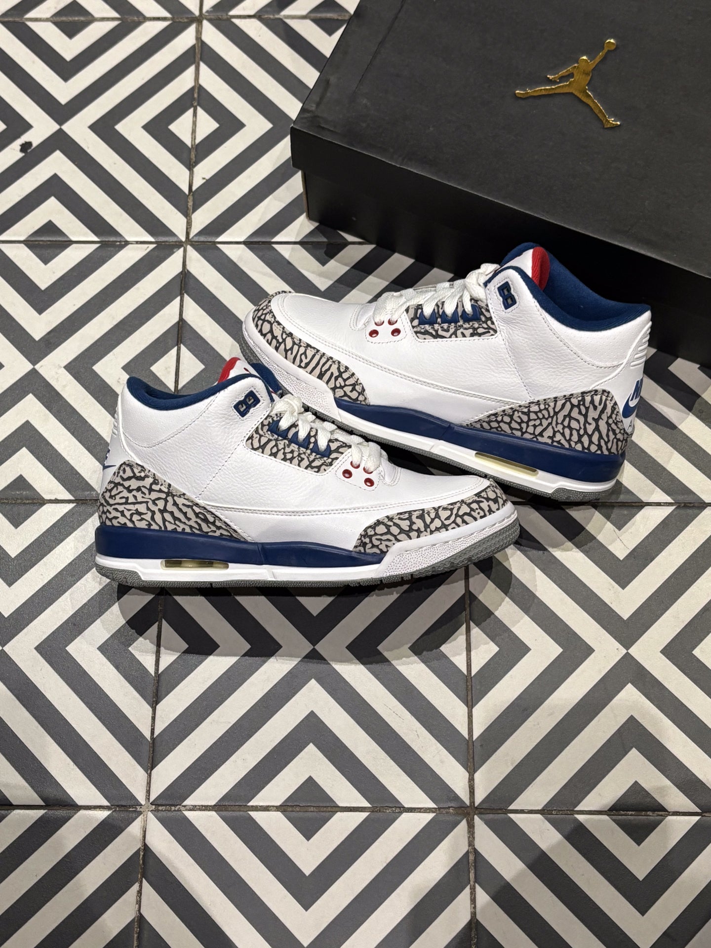 Jordan 3 True Blue GS (Taille 39)