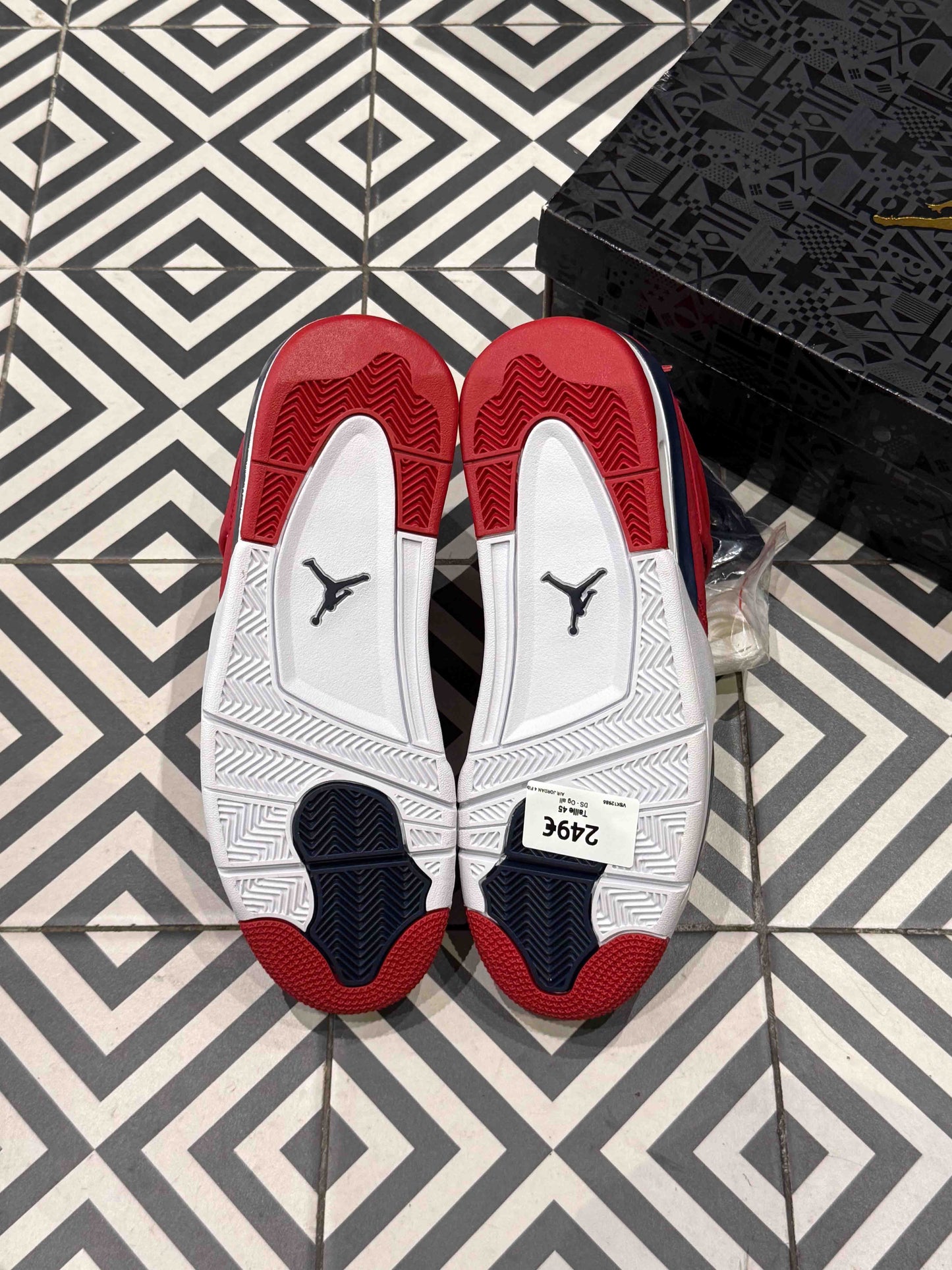 AIR JORDAN 4 Fiba (Taille 45)