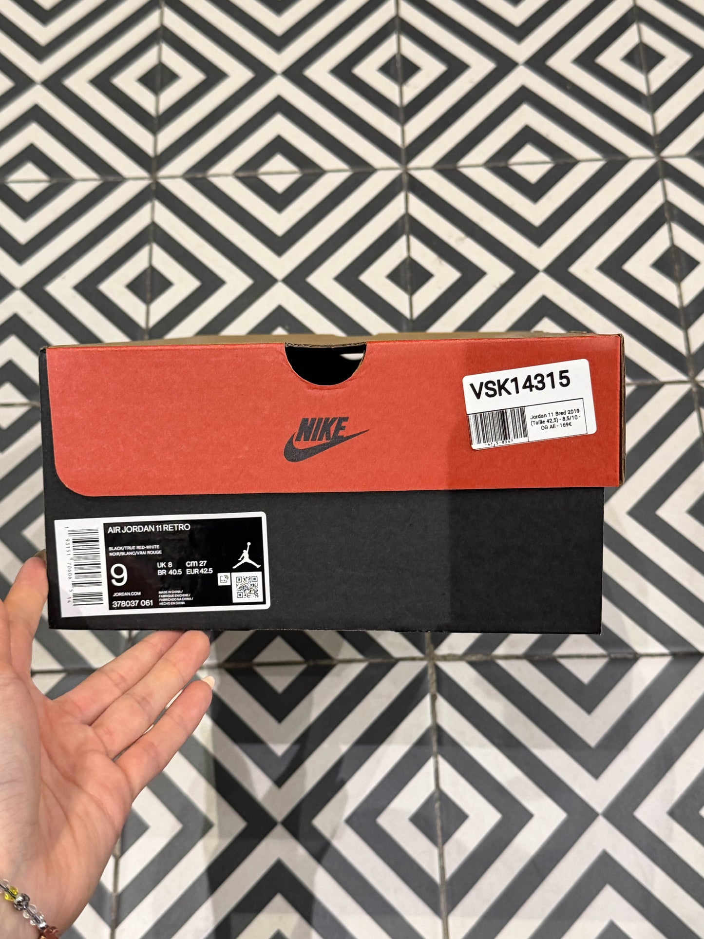 Jordan 11 Bred 2019 (Taille 42,5)