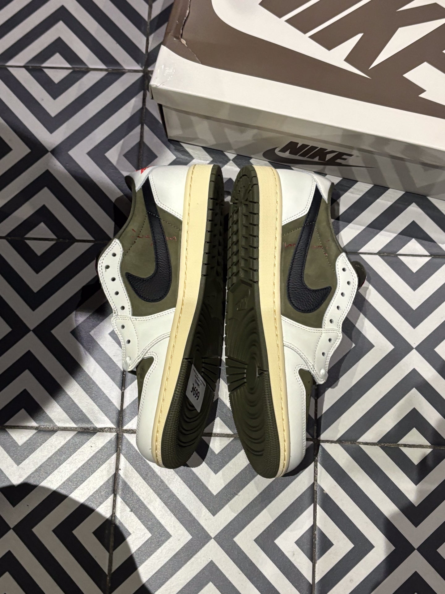 Jordan 1 Low Travis Scott Medium Olive (Taille 45,5)