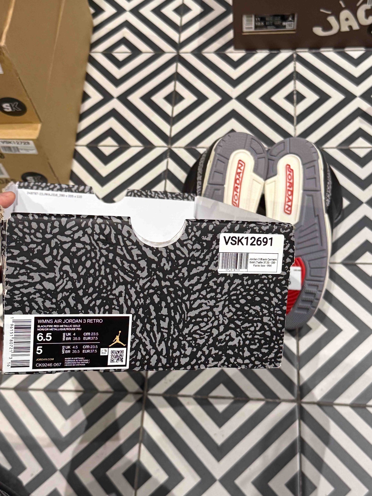 Jordan 3 Black Cement Gold (Taille 37,5)