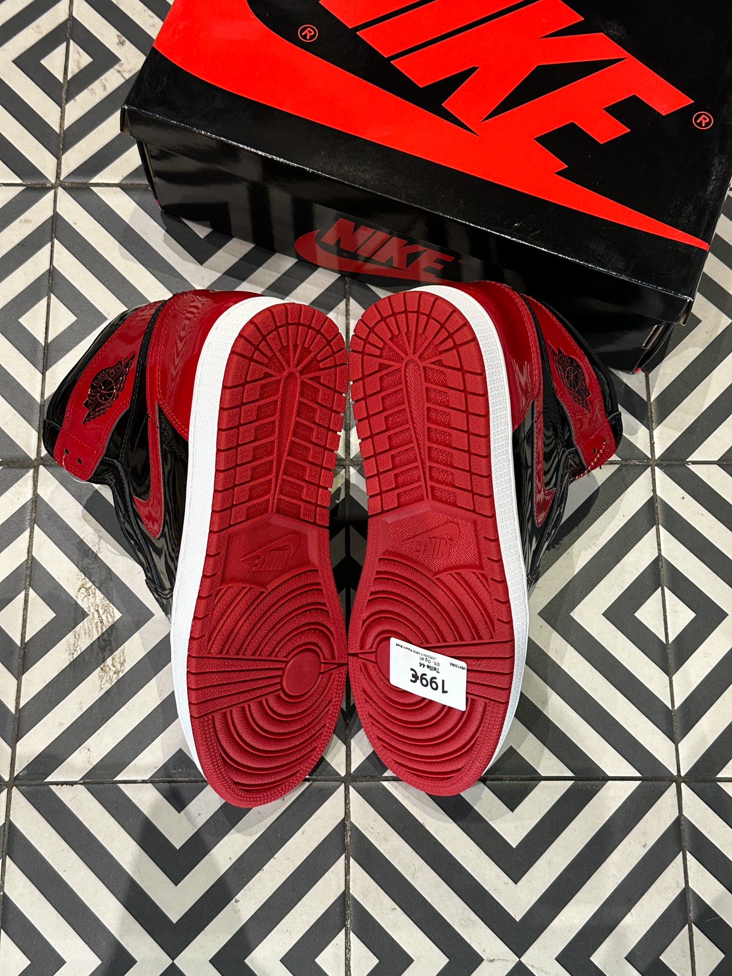 JORDAN 1 HIGH Patent Bred (Taille 44)