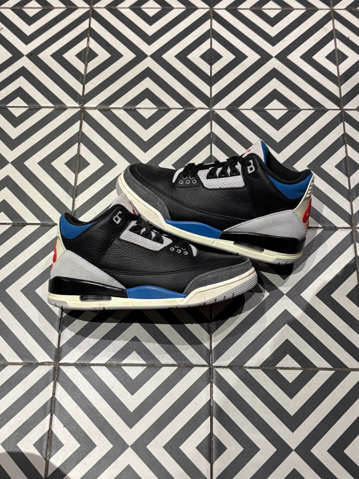 Jordan 3 Rare (Taille 39)