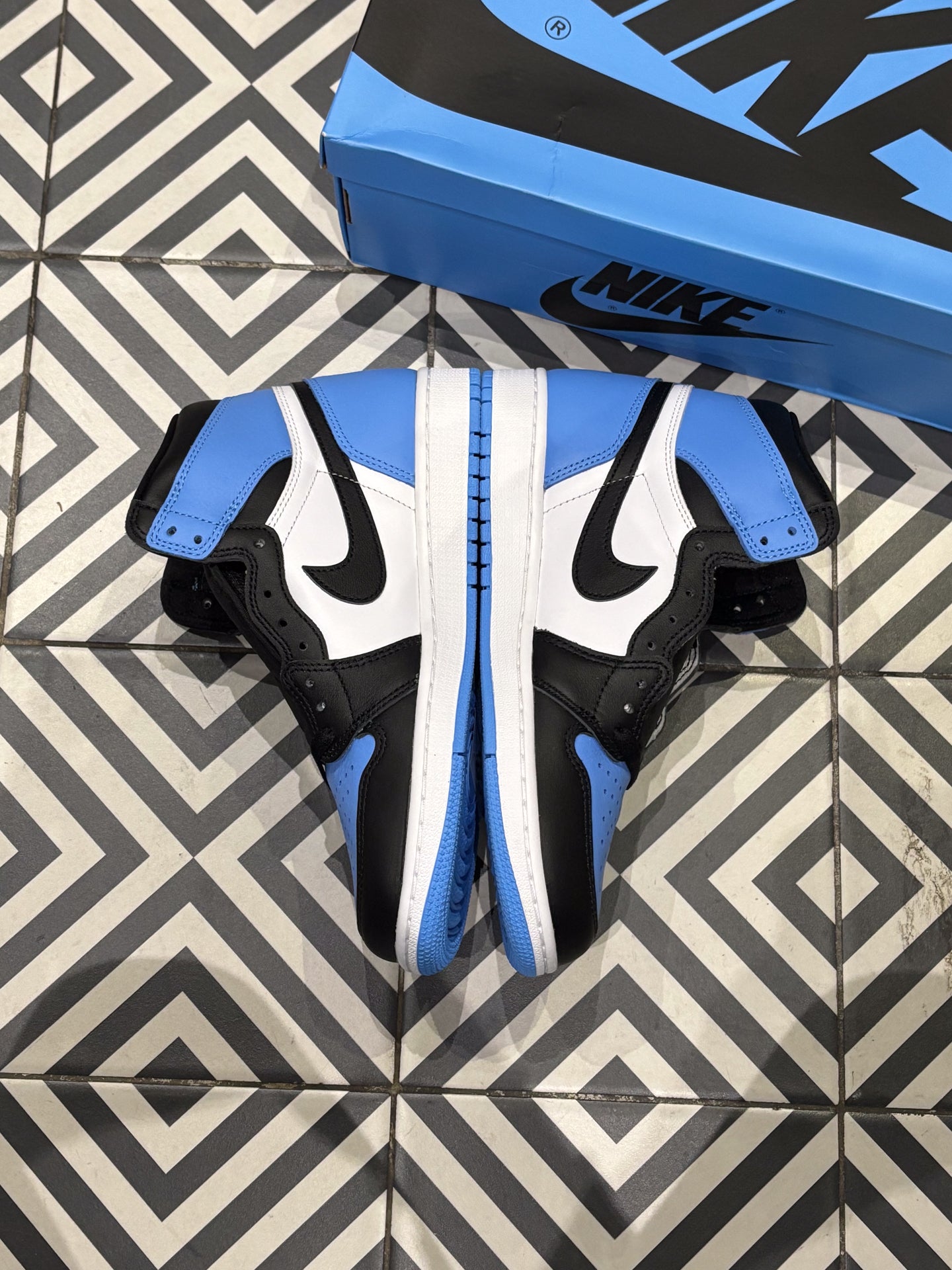 Jordan 1 High Unc Toe (Taille 42)