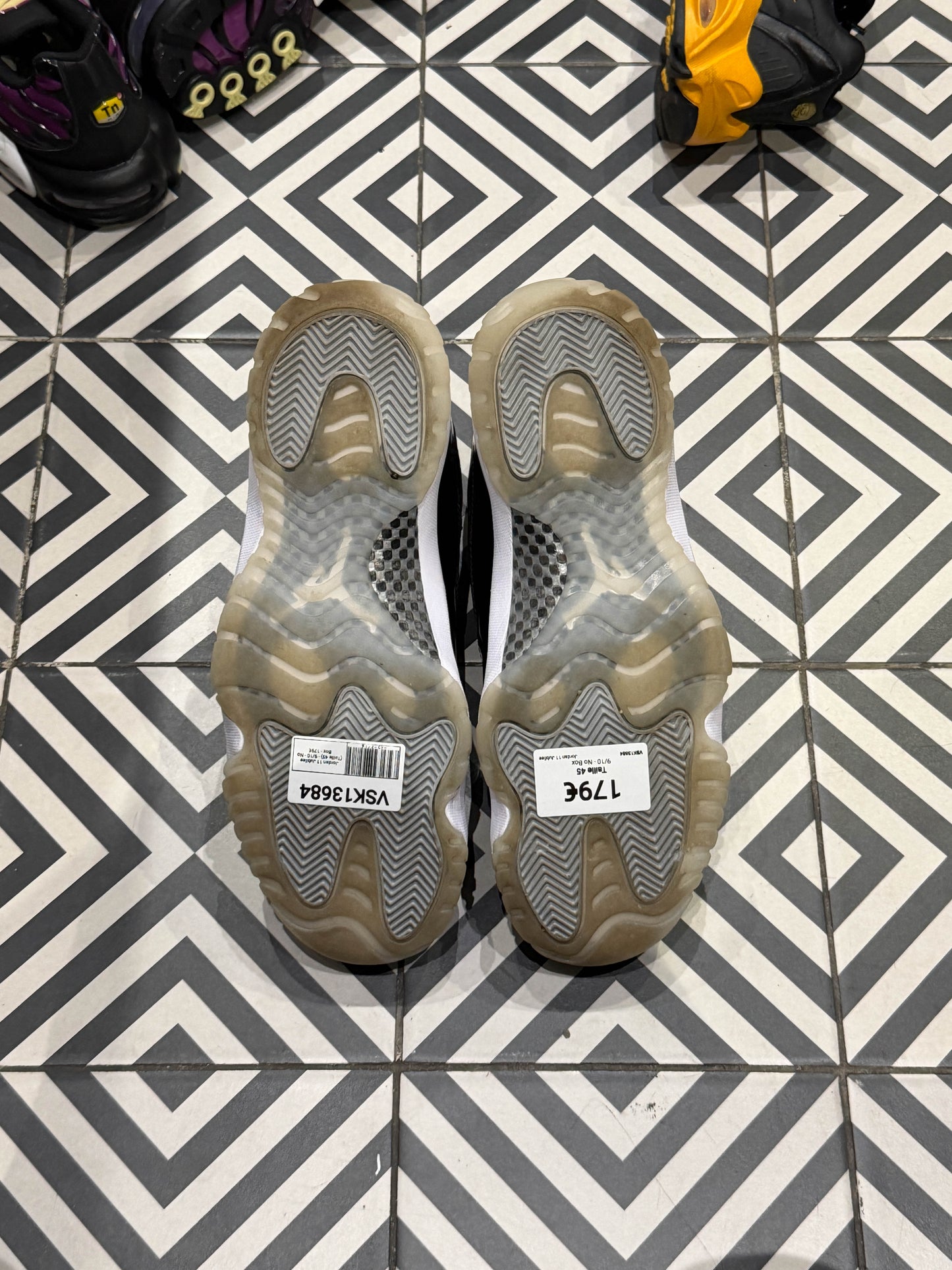 Jordan 11 Jubilee (Taille 45)