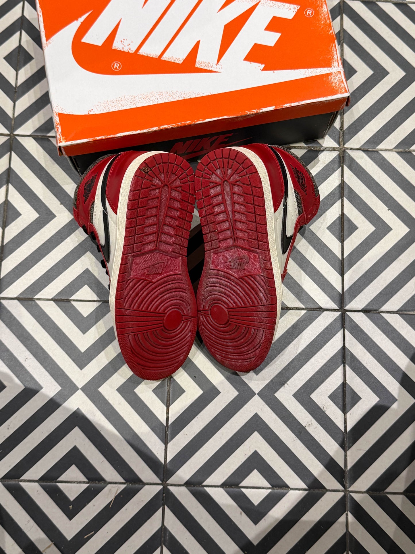 Jordan 1 High Lost And Found (Taille 36,5)