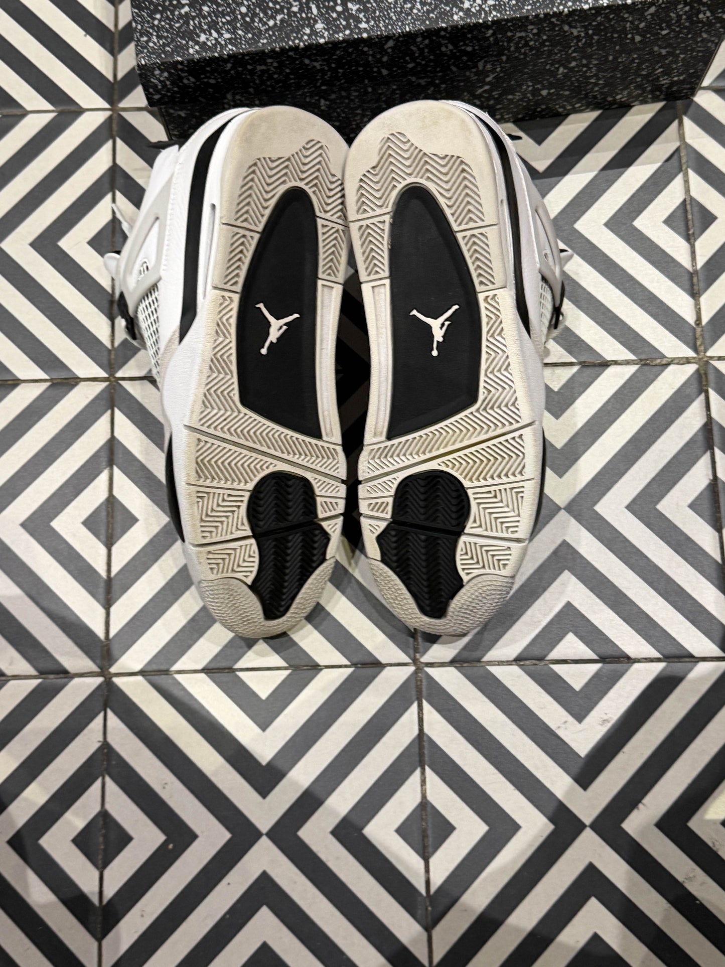 Jordan 4 Military Black (Taille 46)