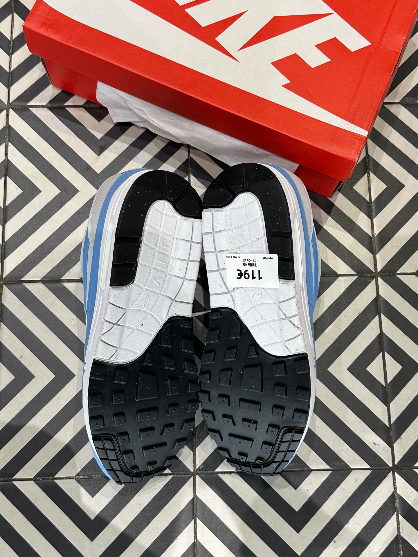 Air Max 1 UNC (Taille 45)