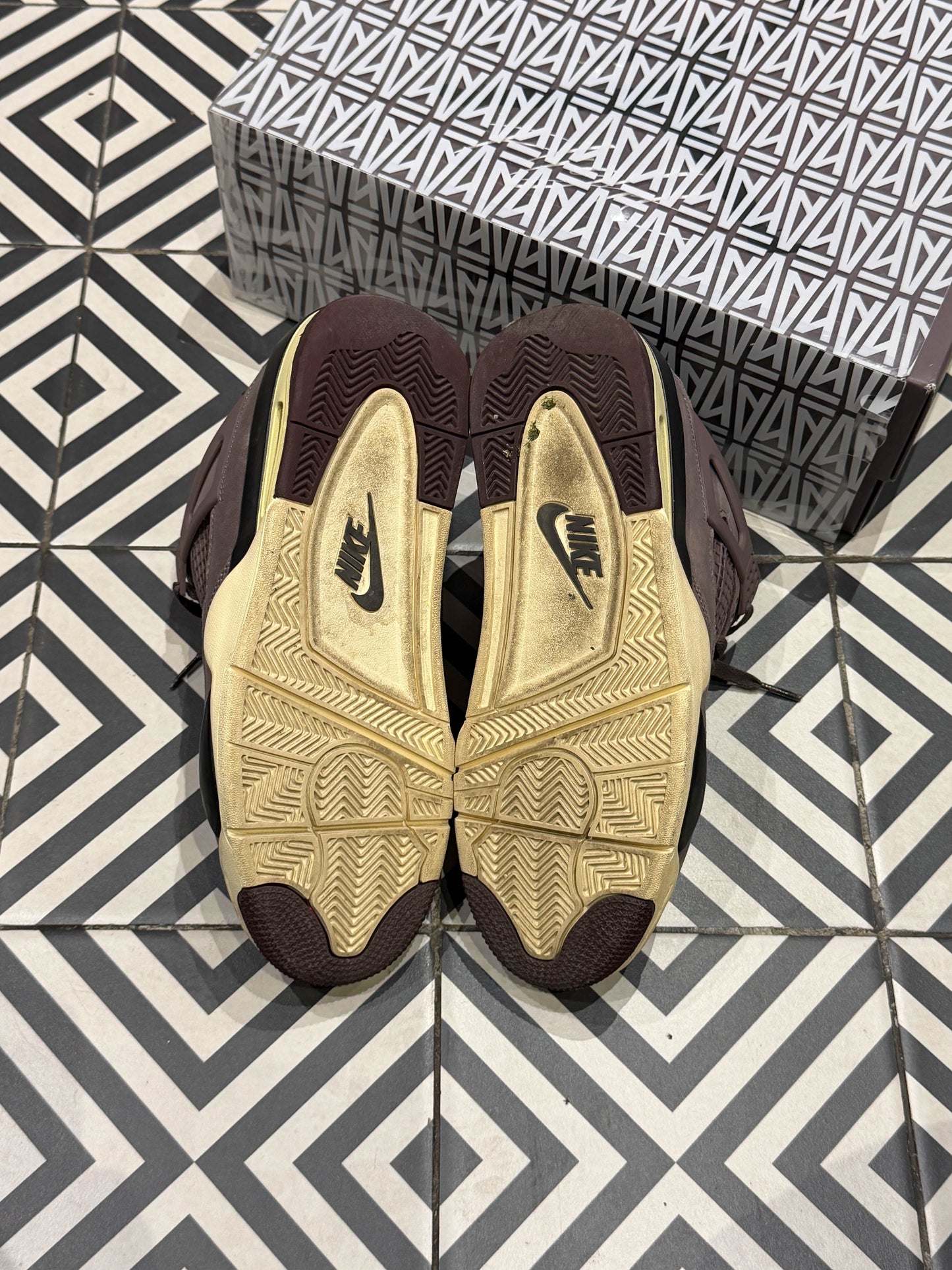 Jordan 4 A Ma Maniere (Taille 44)