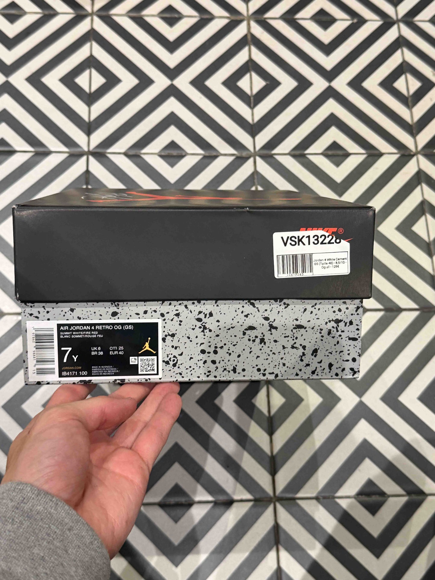 Jordan 4 White Cement GS (Taille 40)