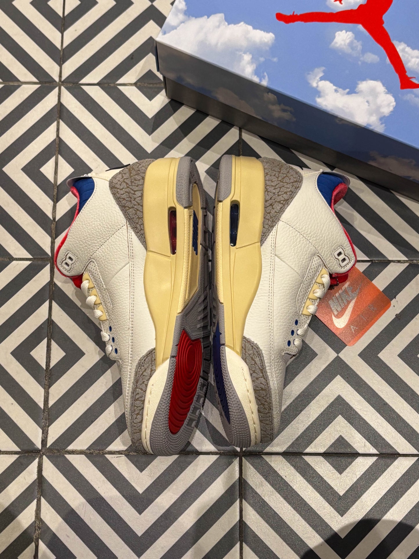 Jordan 3 Seoul (Taille 43)