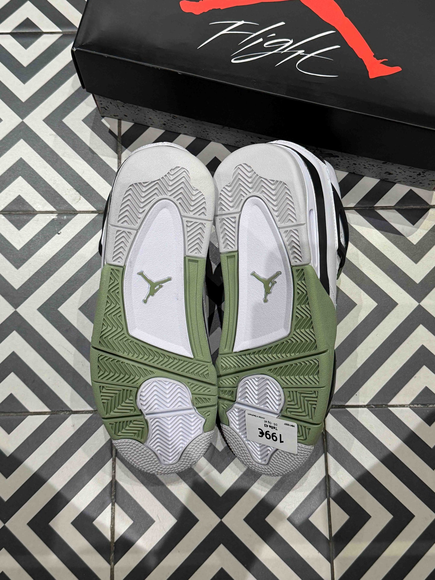 Jordan 4 Seafoam (Taille 43)