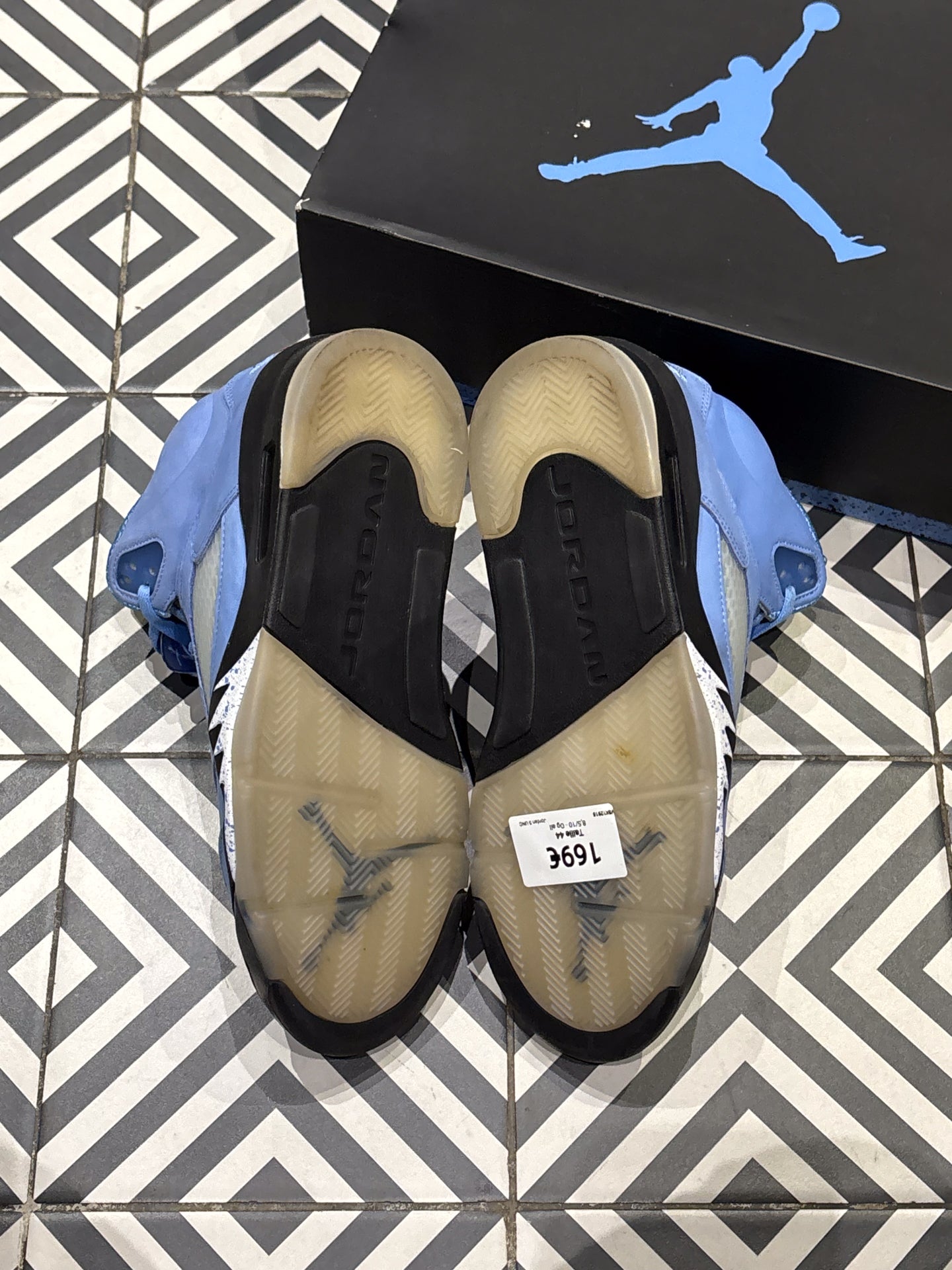 Jordan 5 UNC (Taille 44)