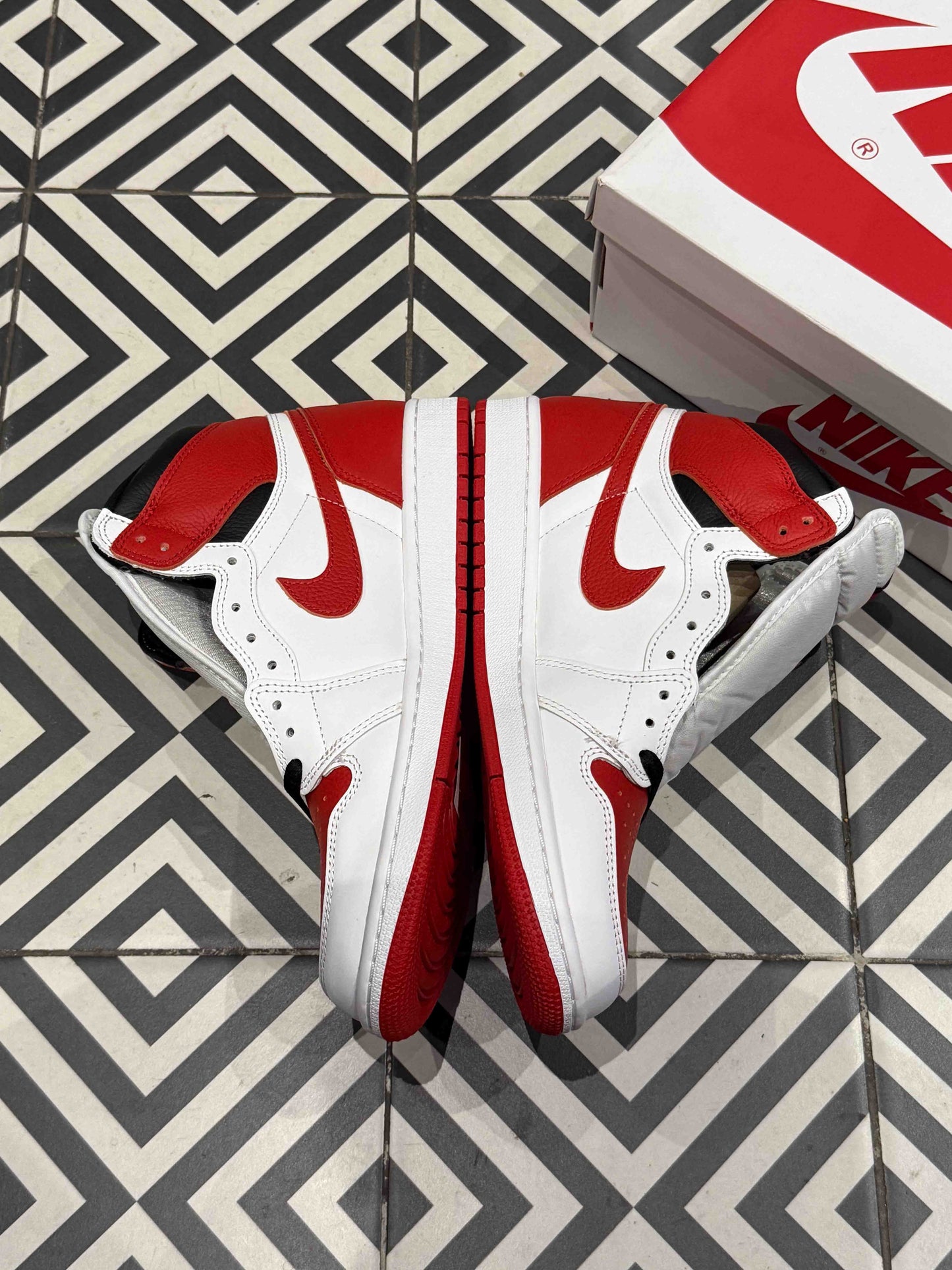 Jordan 1 High Heritage (Taille 39.5)