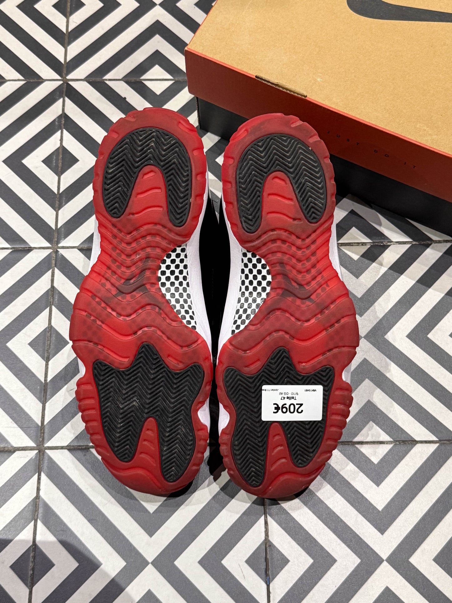 Jordan 11 Bred (Taille 47)