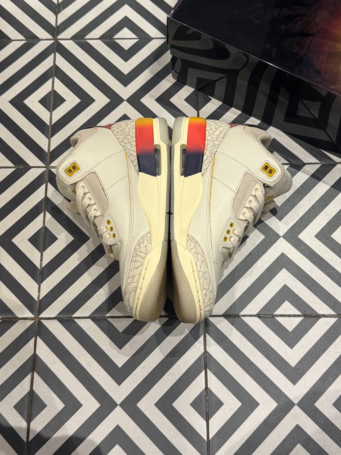Jordan 3 J Balvin Medellin (Taille 38)