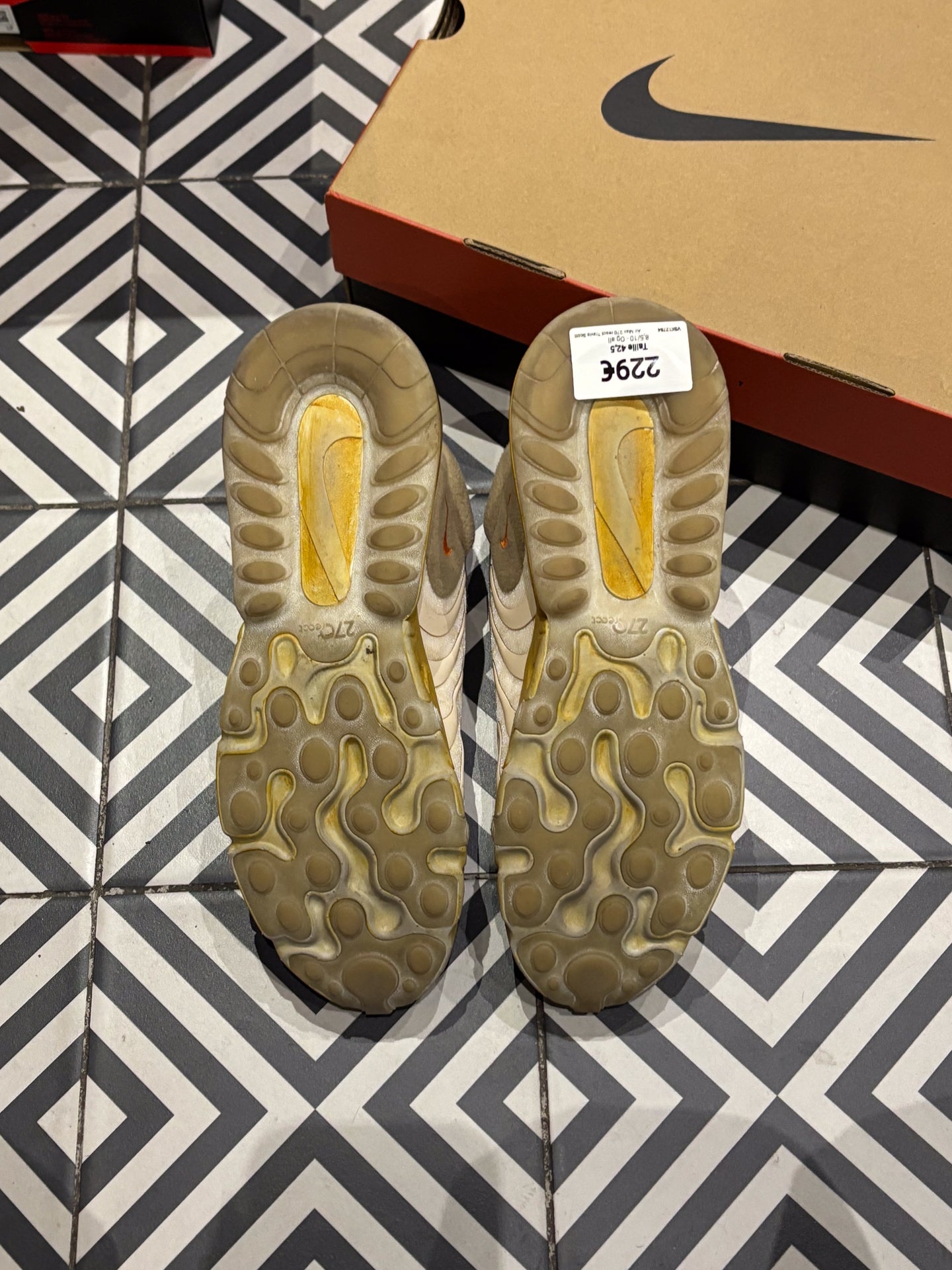 Air Max 270 react Travis Scott (Taille 42,5)