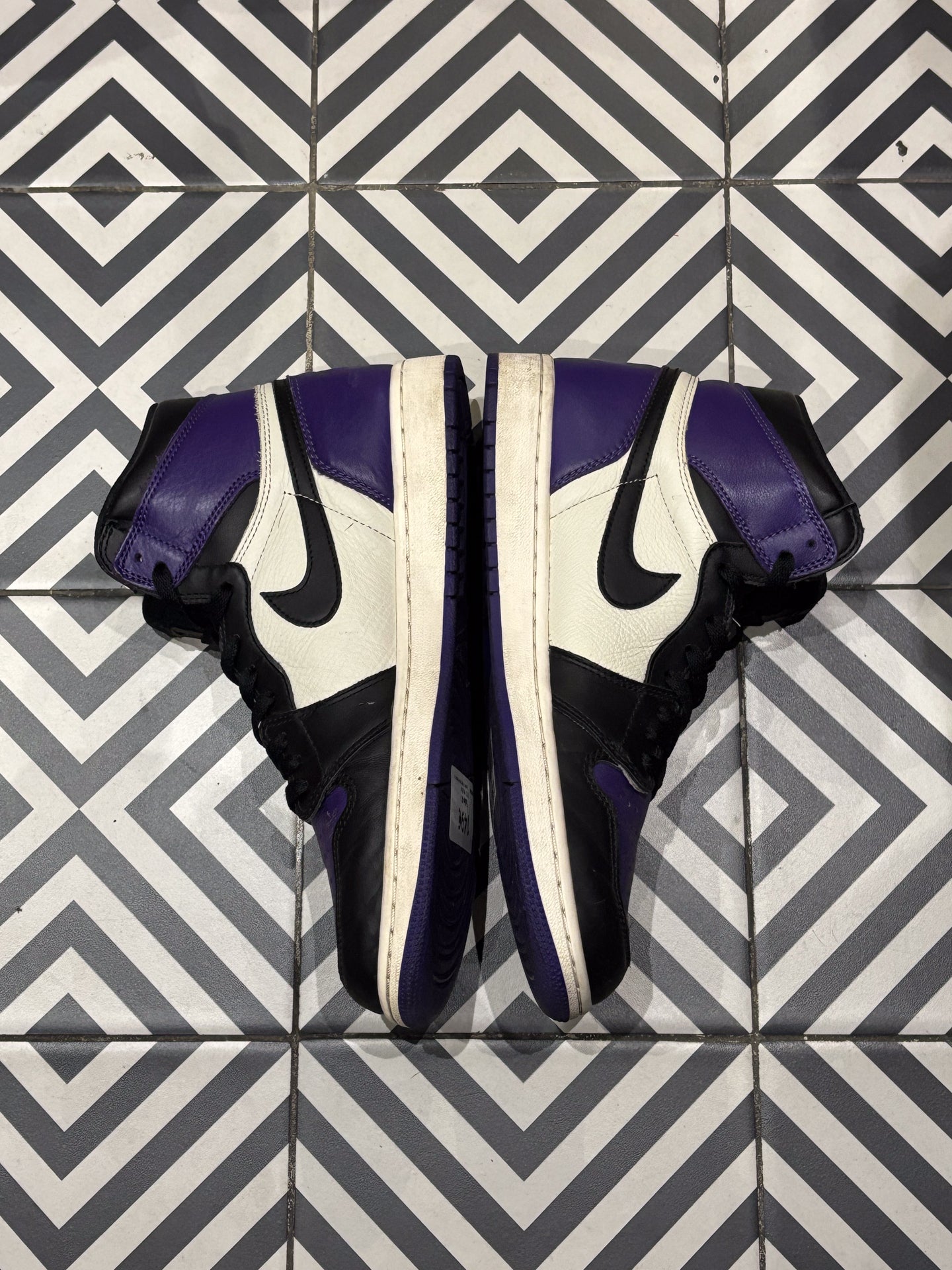 Jordan 1 High Court Purple 1.0 (Taille 43)