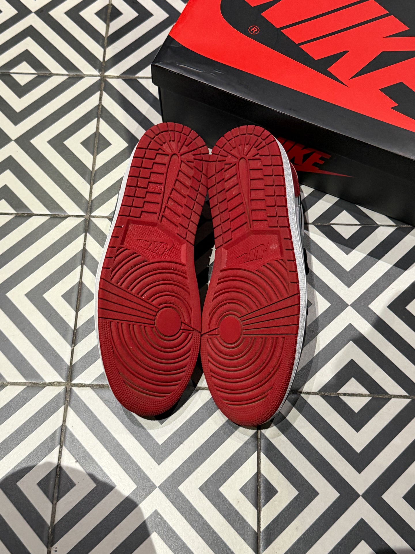 Jordan 1 Low Bred Toe (Taille 45)
