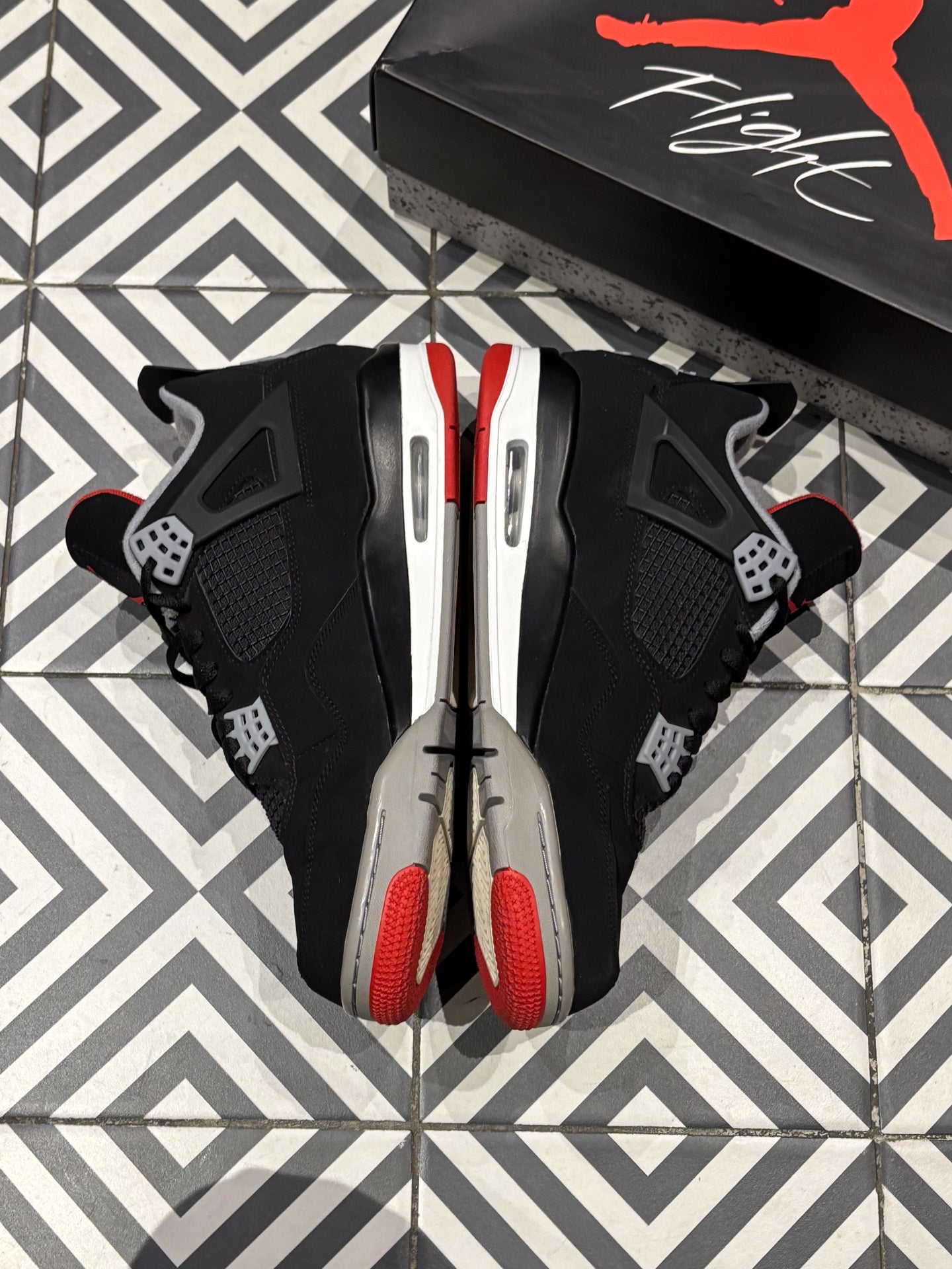 Jordan 4 Bred 2019 (45,5)