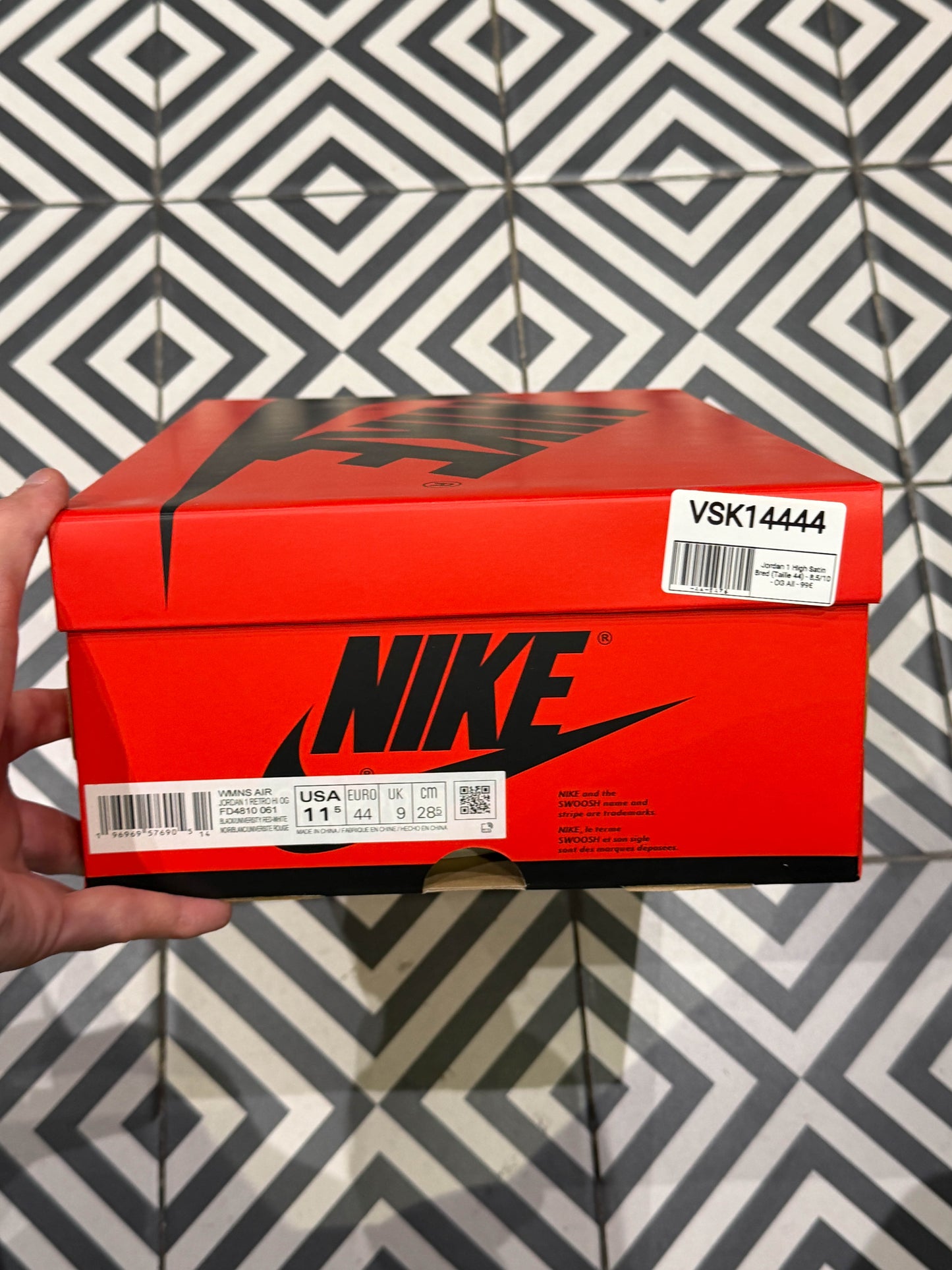 Jordan 1 High Satin Bred (Taille 44)