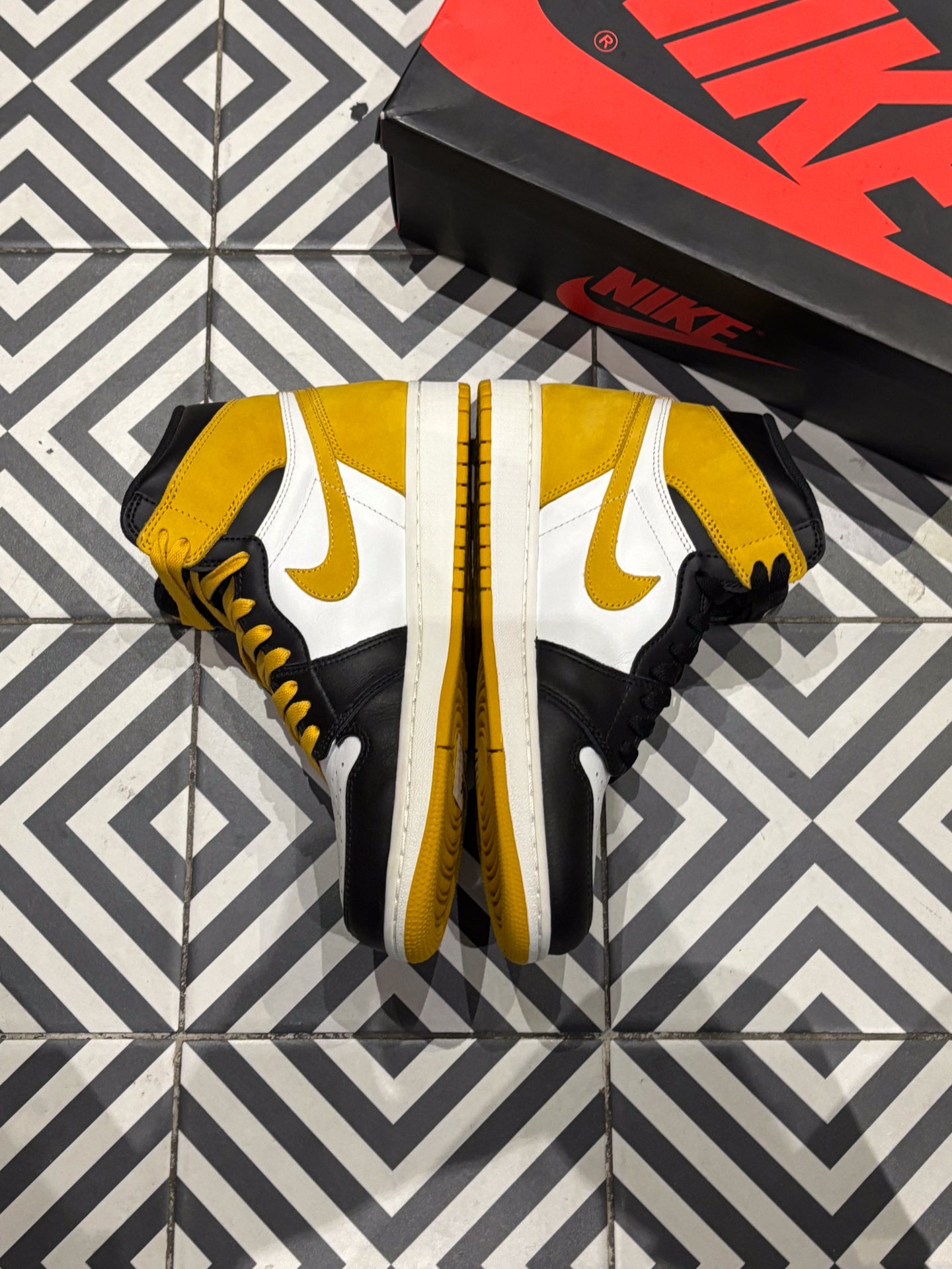 Jordan 1 High Ochre (Taille 42)