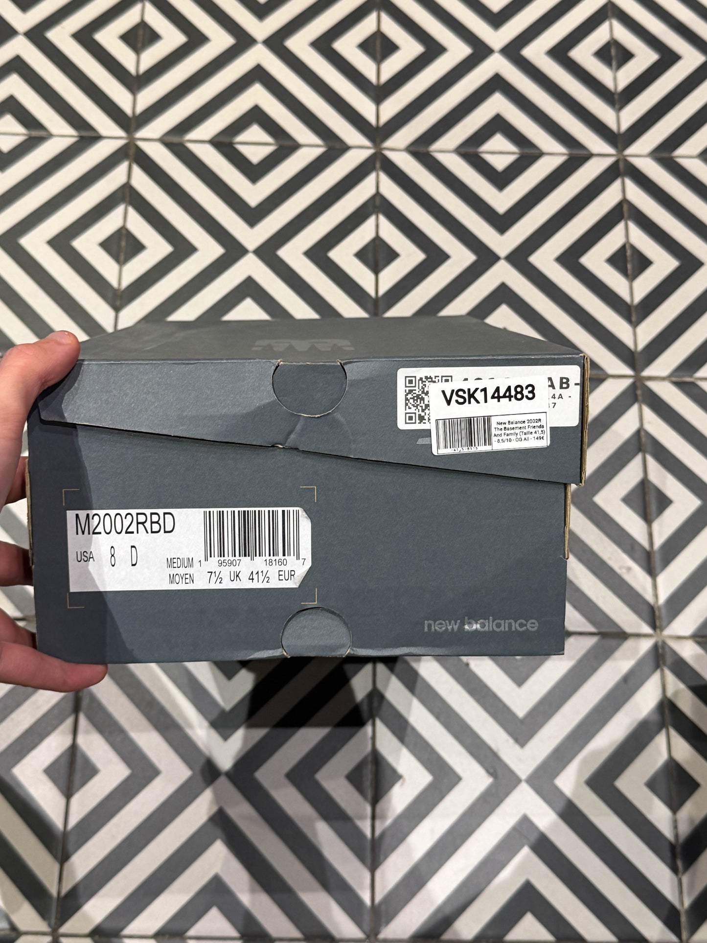 New Balance 2002R The Basement Friends And Family (Taille 41,5)