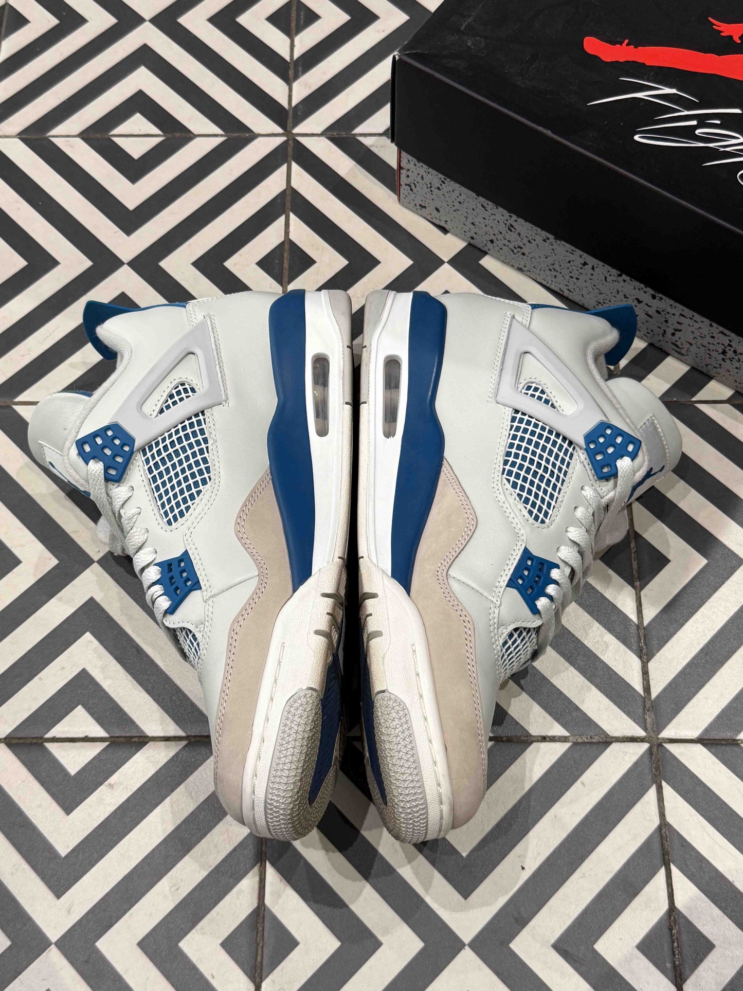 Jordan 4 Military Blue (Taille 45)