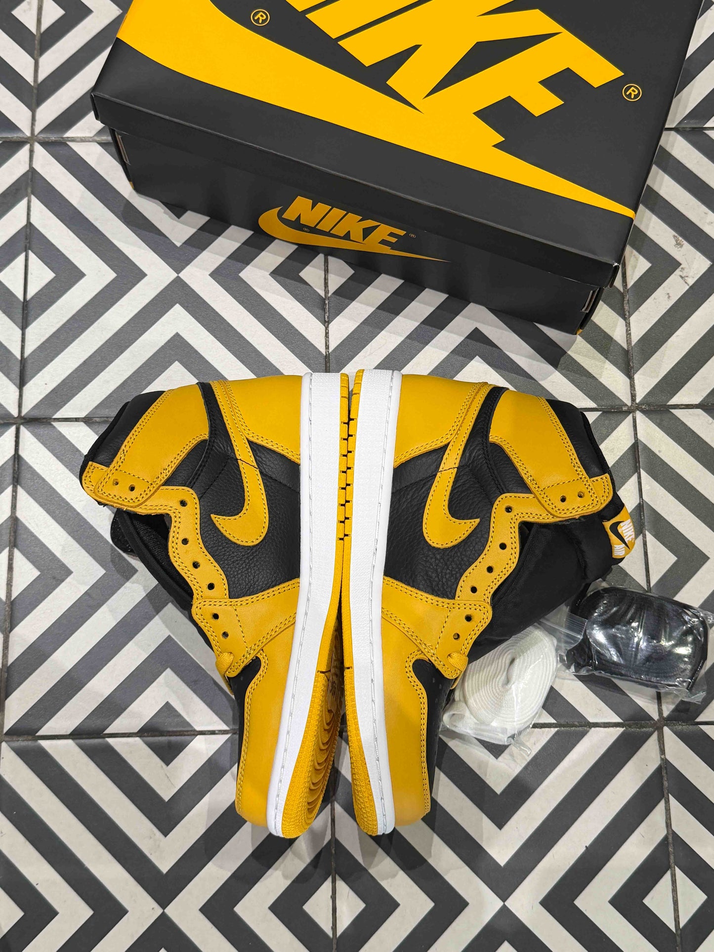 Jordan 1 Pollen (Taille 40,5)