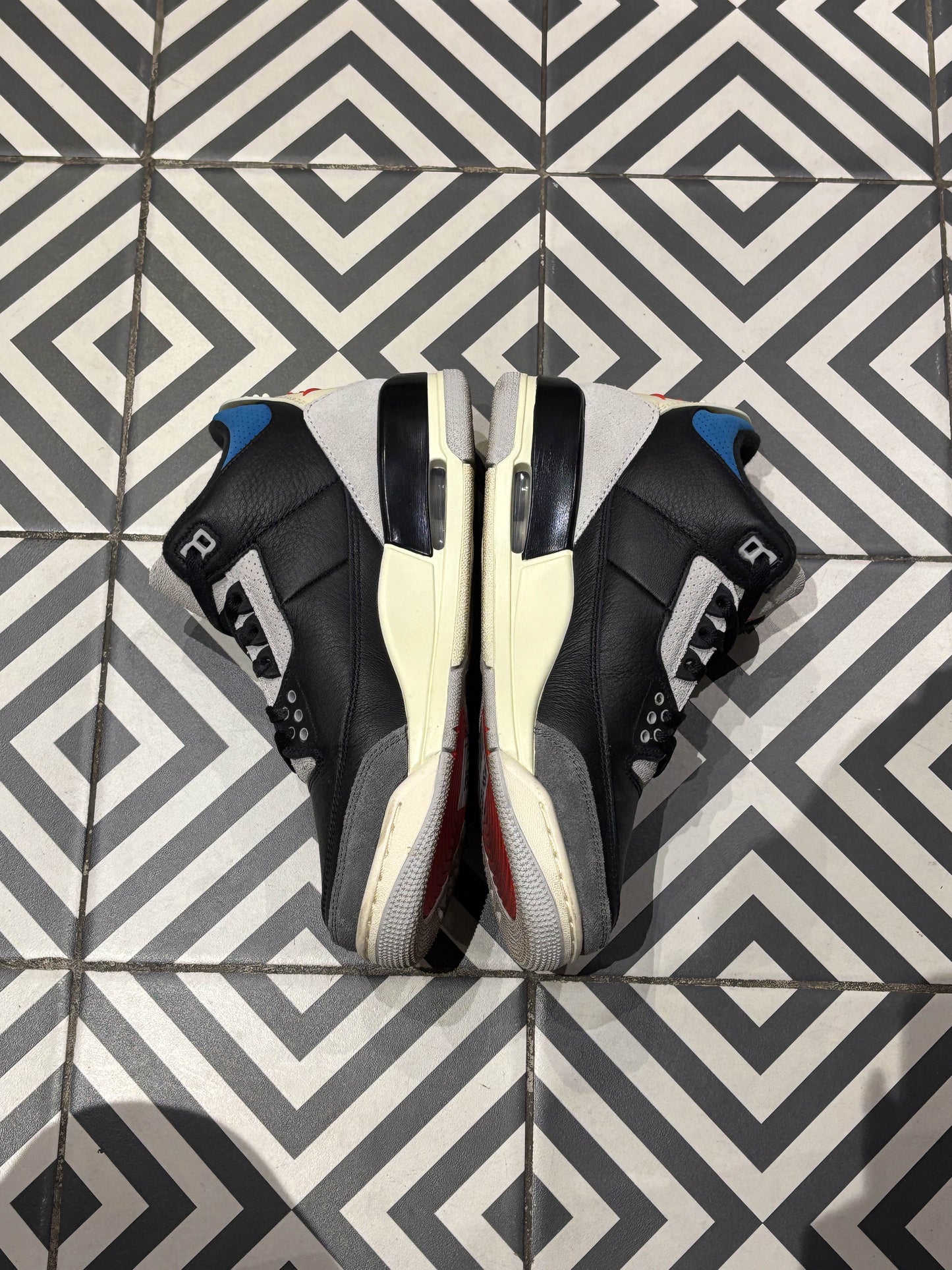 Jordan 3 Rare (Taille 39)