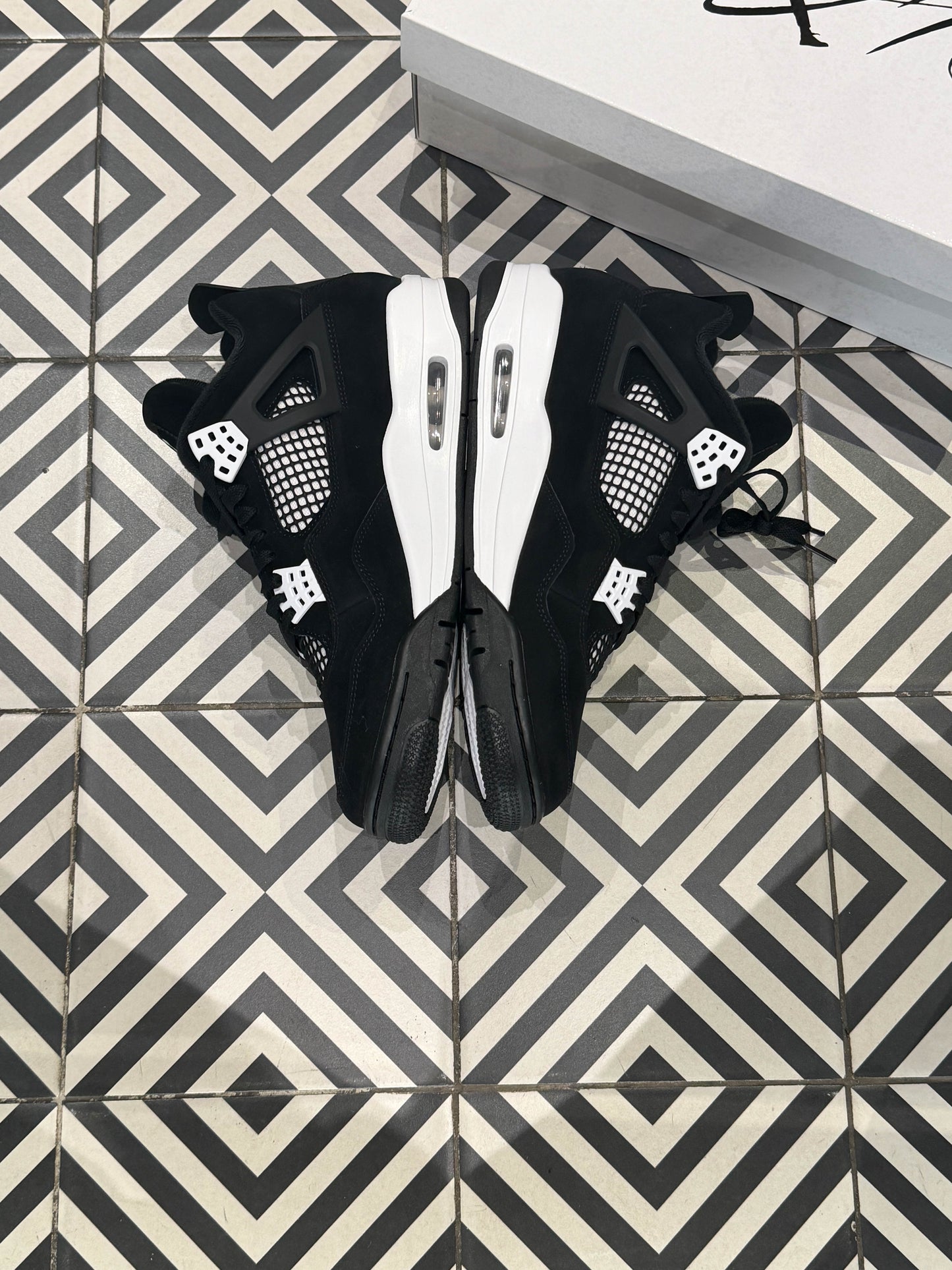 Jordan 4 White Thunder (Taille 44,5)