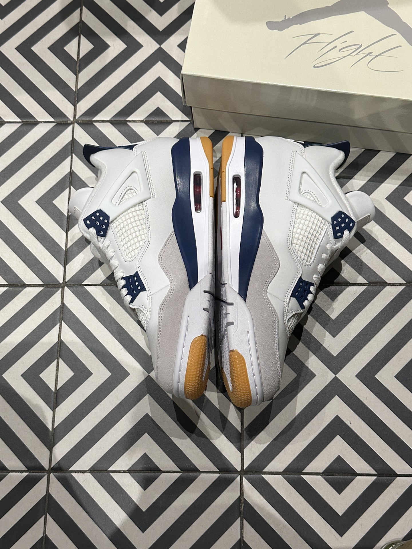 Jordan 4 SB Navy (Taille 45)