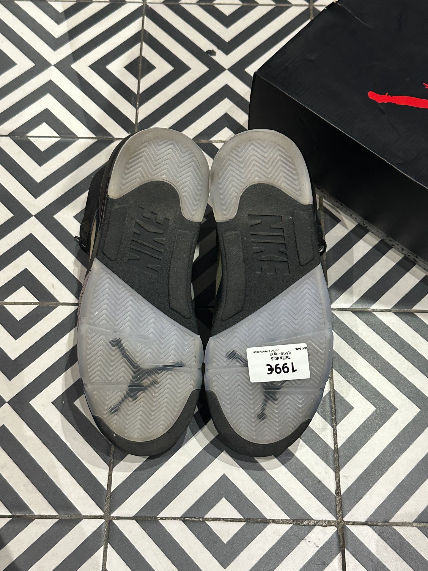 Jordan 5 Metallic Silver (Taille 40,5)