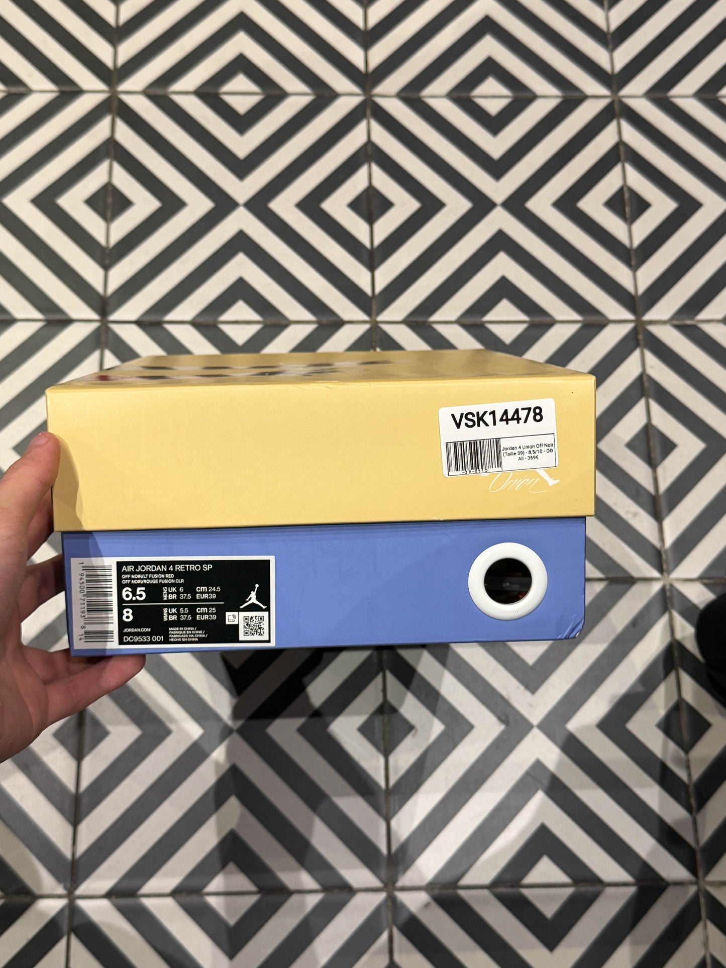 Jordan 4 Union Off Noir (Taille 39)