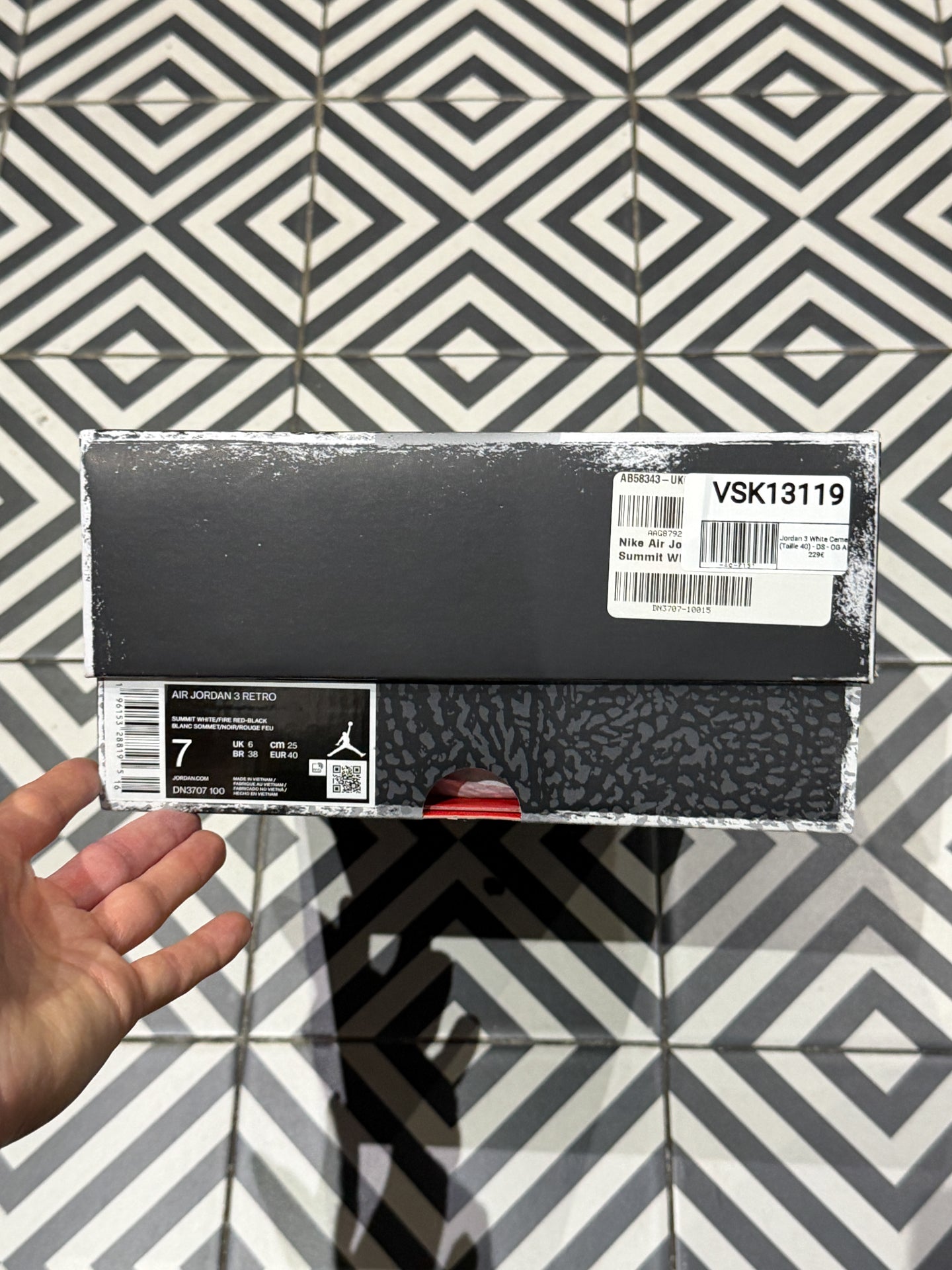 Jordan 3 White Cement (Taille 40)