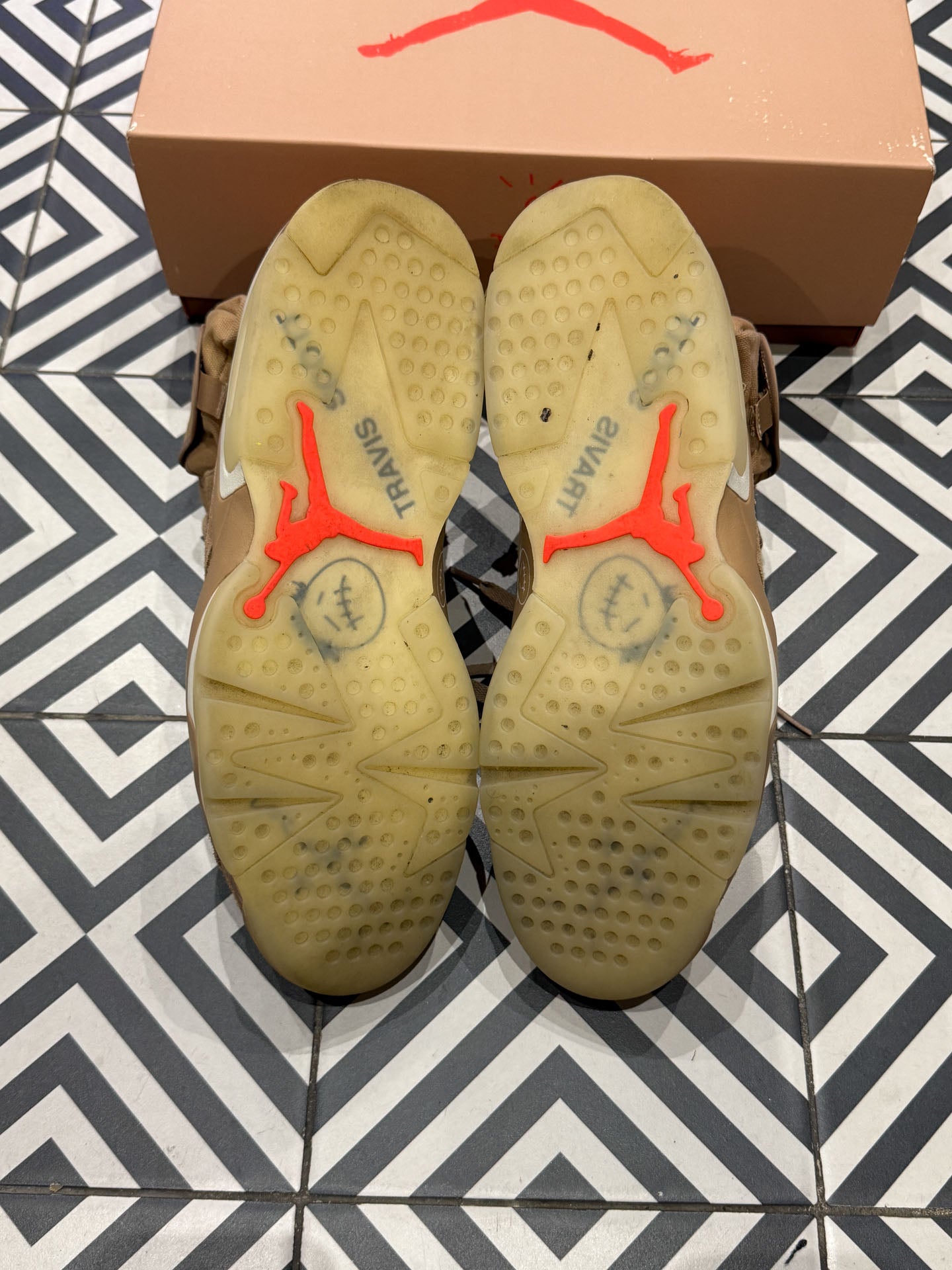 Jordan 6 Travis Scott British Kaki (Taille 47,5)