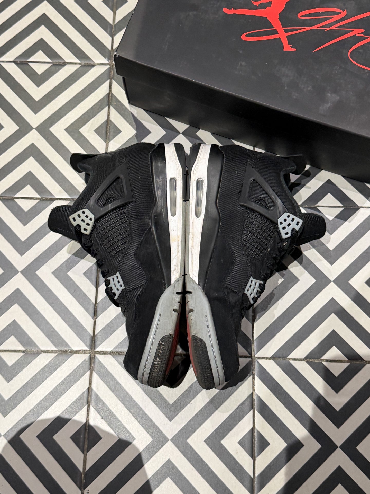 Jordan 4 Black canvas (Taille 45)