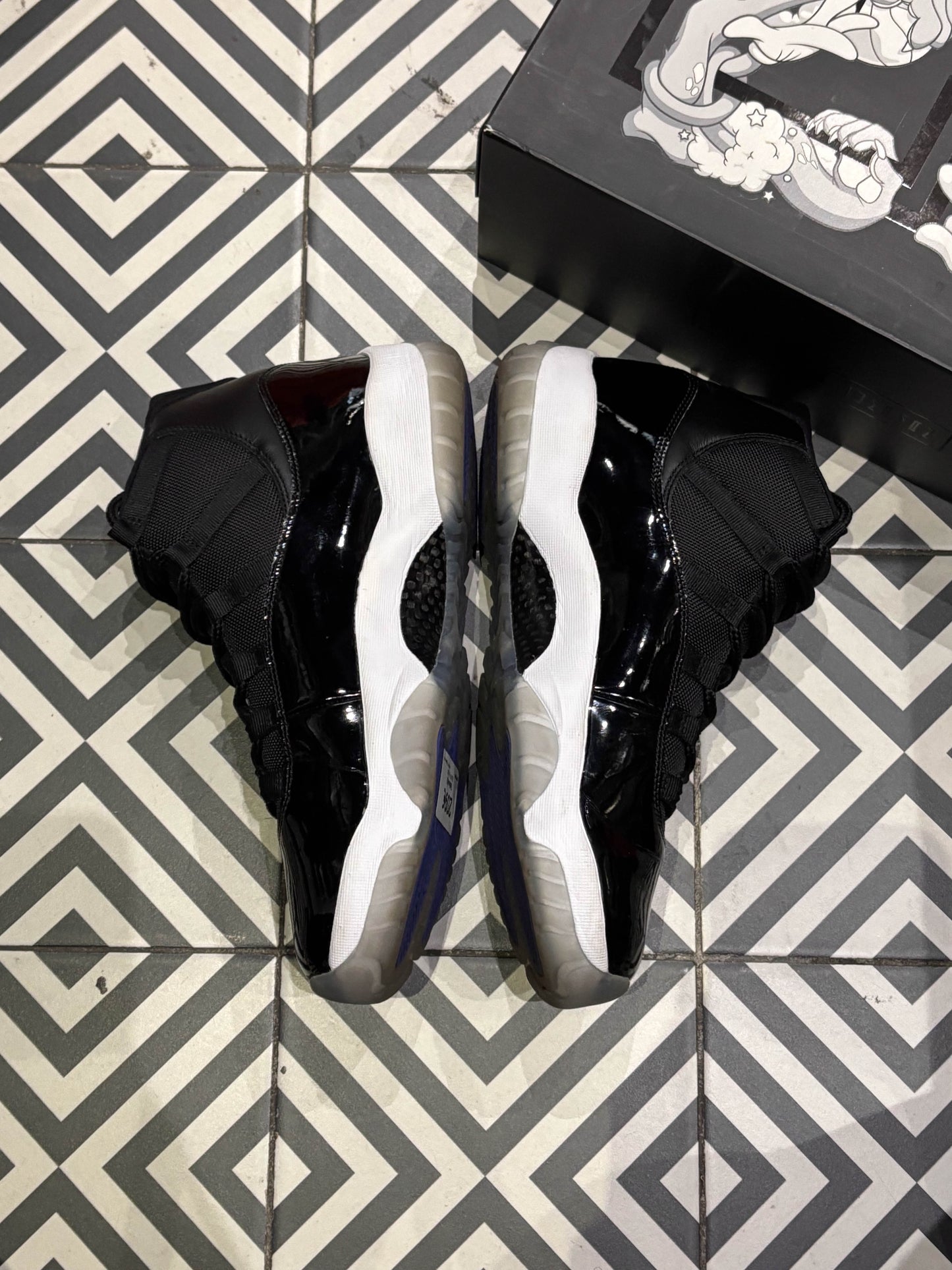 Jordan 11 Space Jam (Taille 45,5)