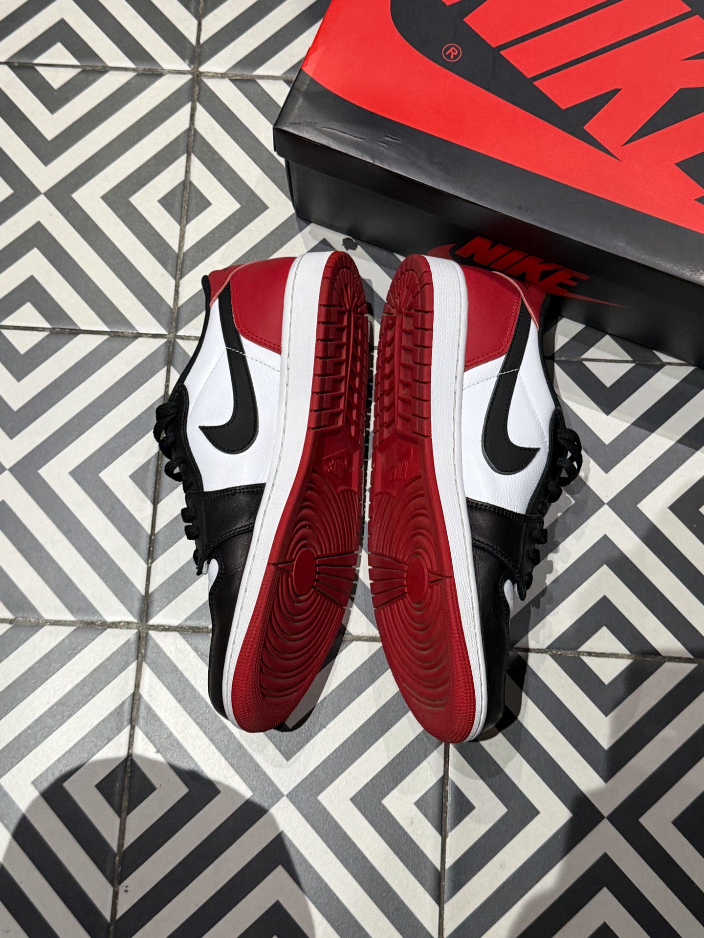 Jordan 1 Low Bred Toe (Taille 45)