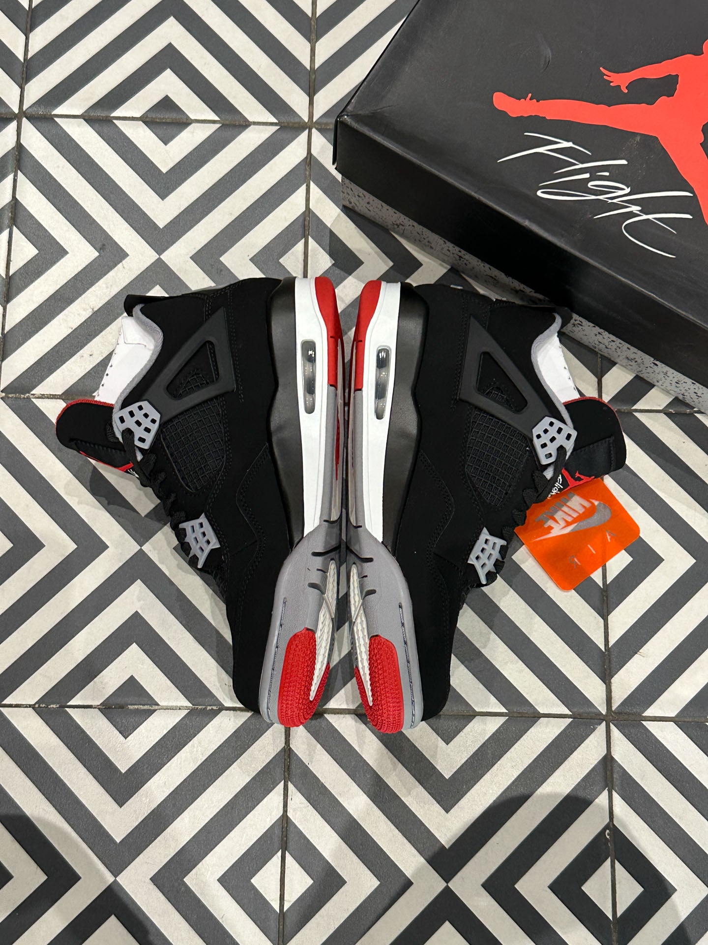Jordan 4 Bred 2019 (Taille 41)