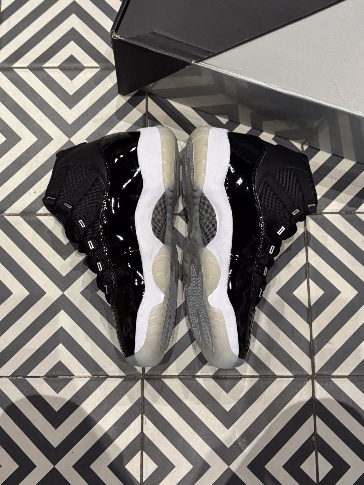 Jordan 11 Jubilee (Taille 42)