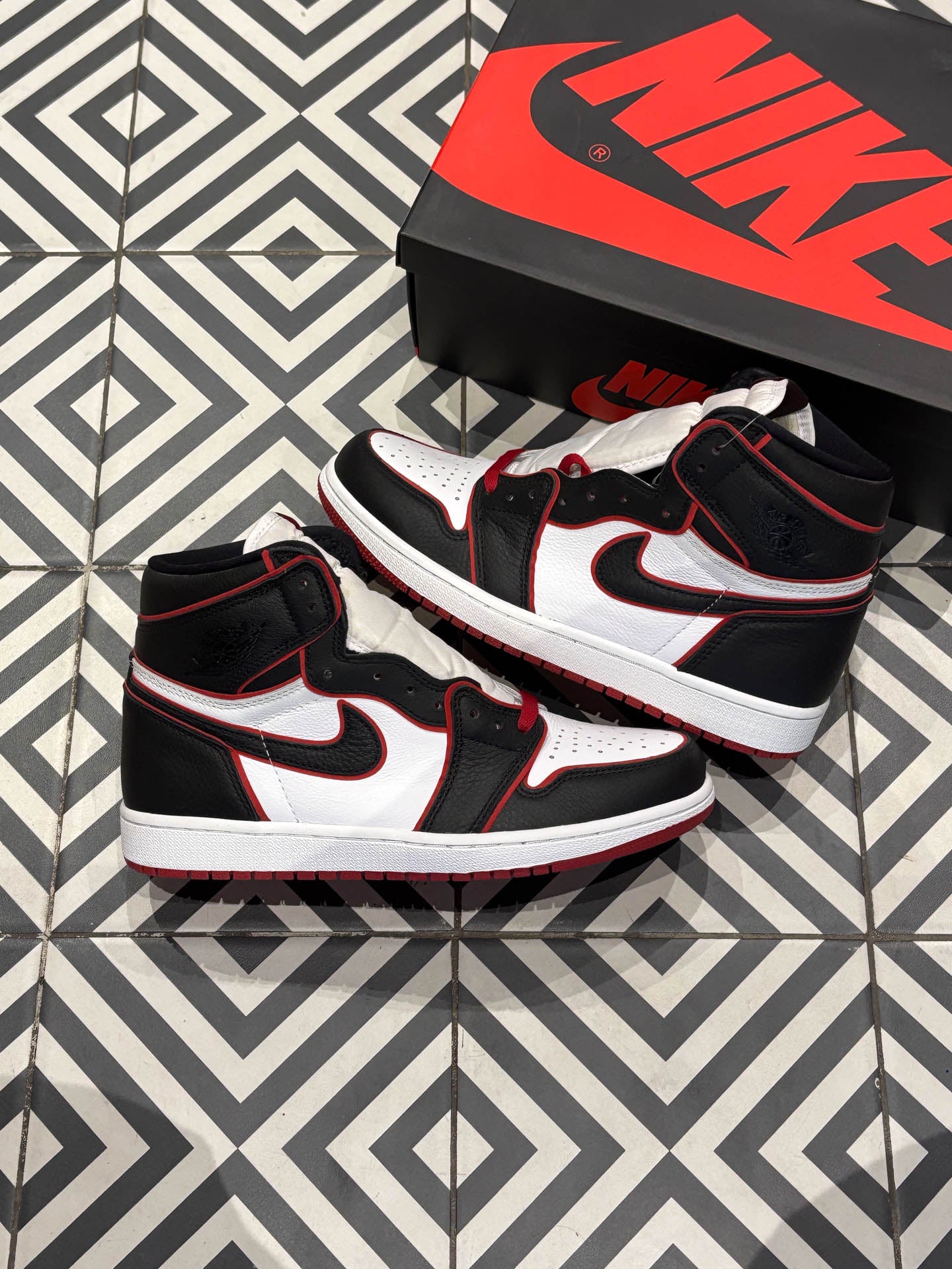 Jordan 1 High Bloodline (Taille 42)